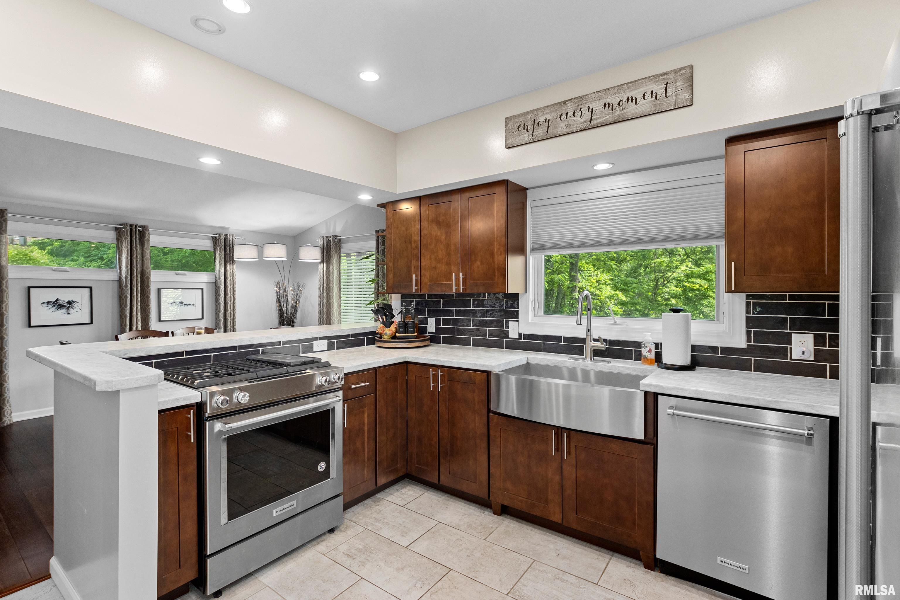 179 E South Lakeview Drive, East Peoria, Illinois image 19