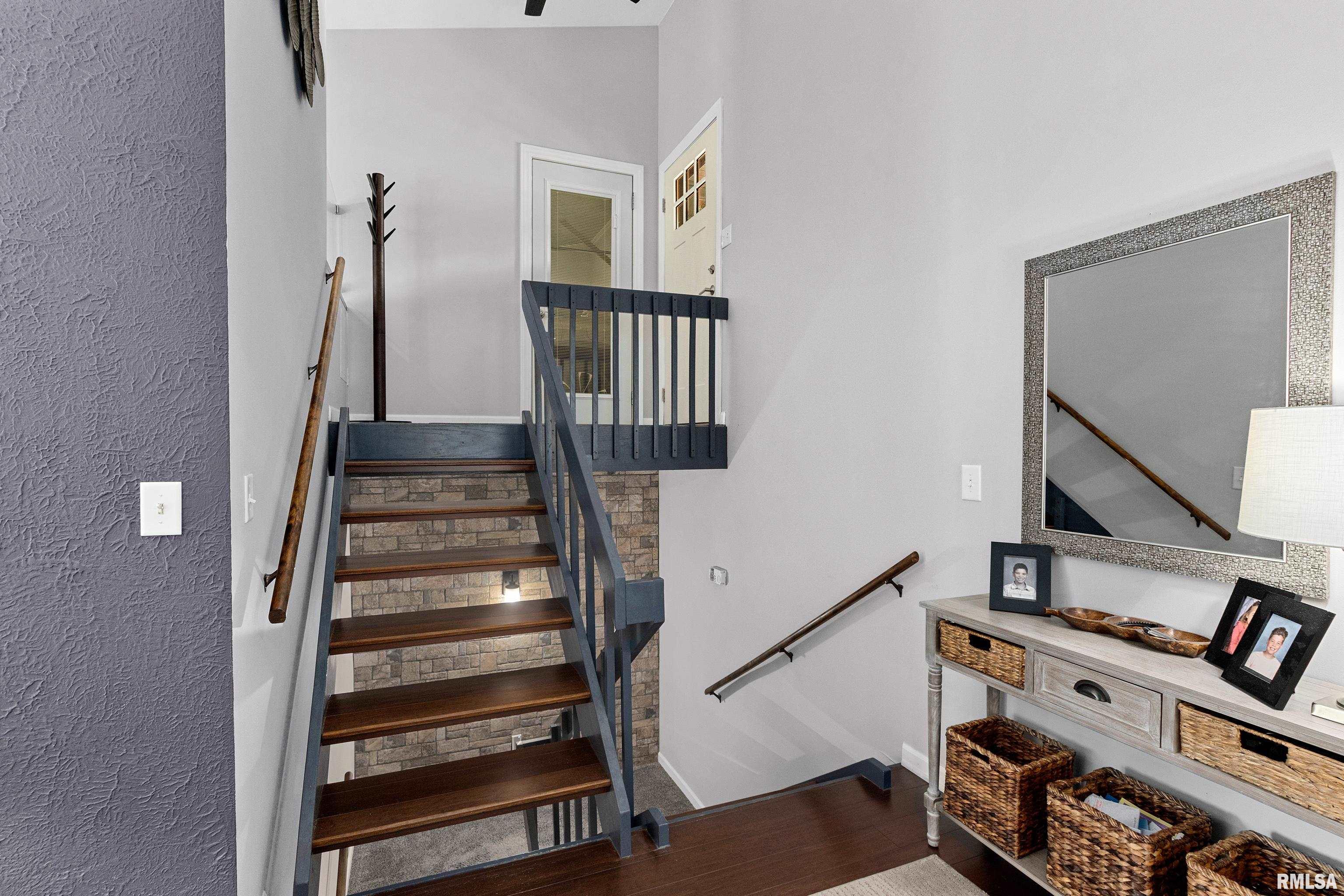 179 E South Lakeview Drive, East Peoria, Illinois image 7