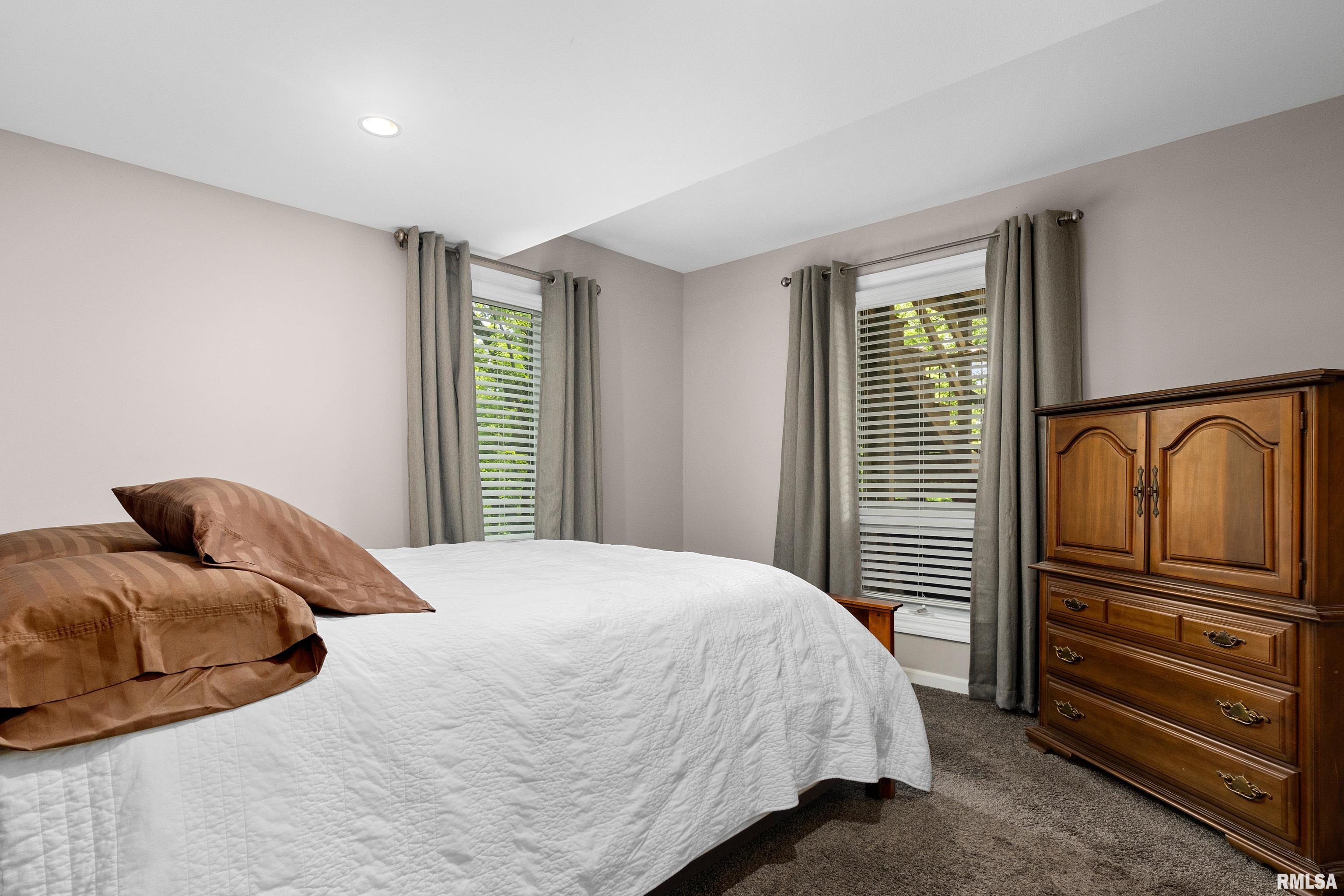 179 E South Lakeview Drive, East Peoria, Illinois image 34