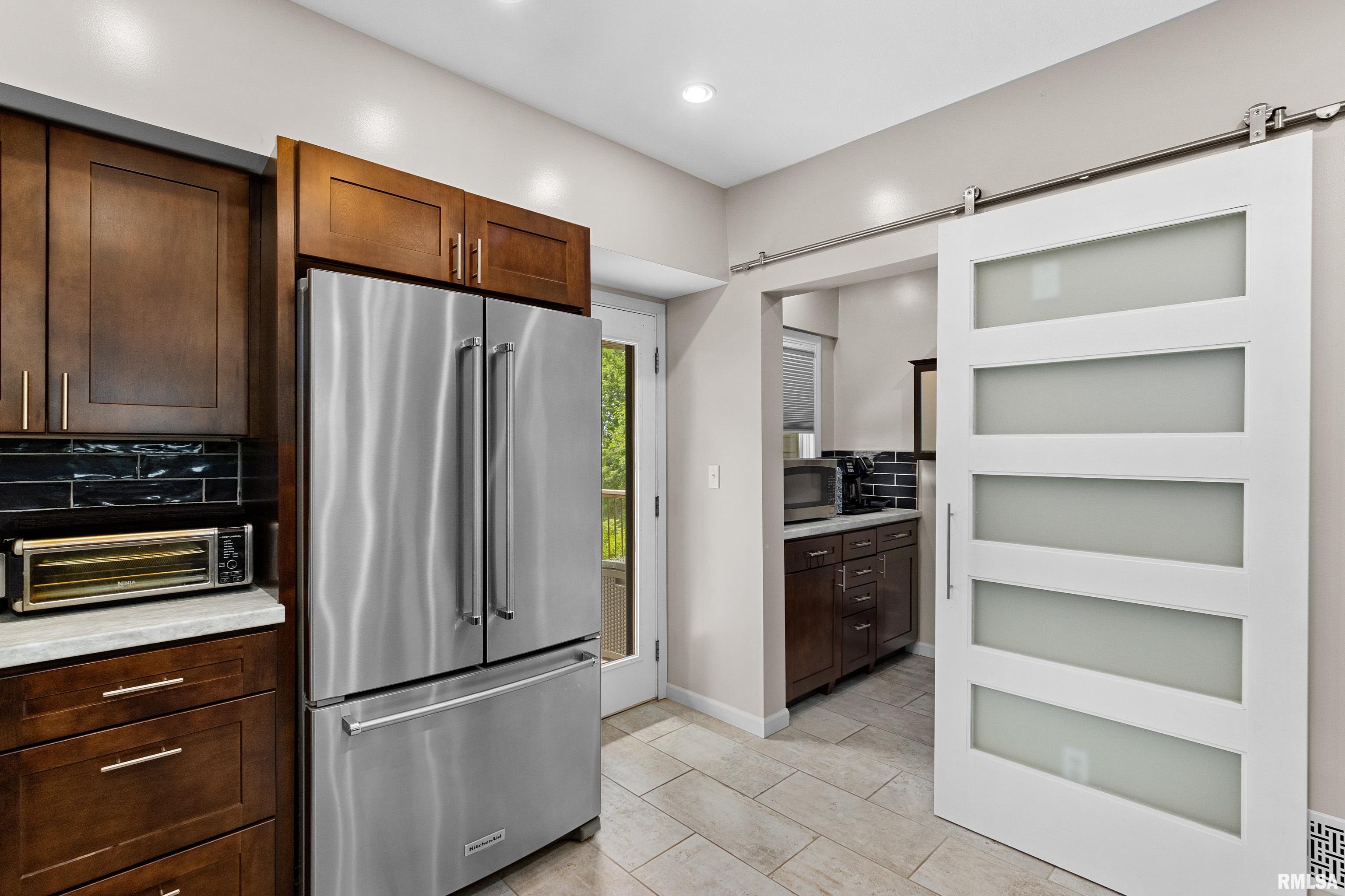 179 E South Lakeview Drive, East Peoria, Illinois image 24