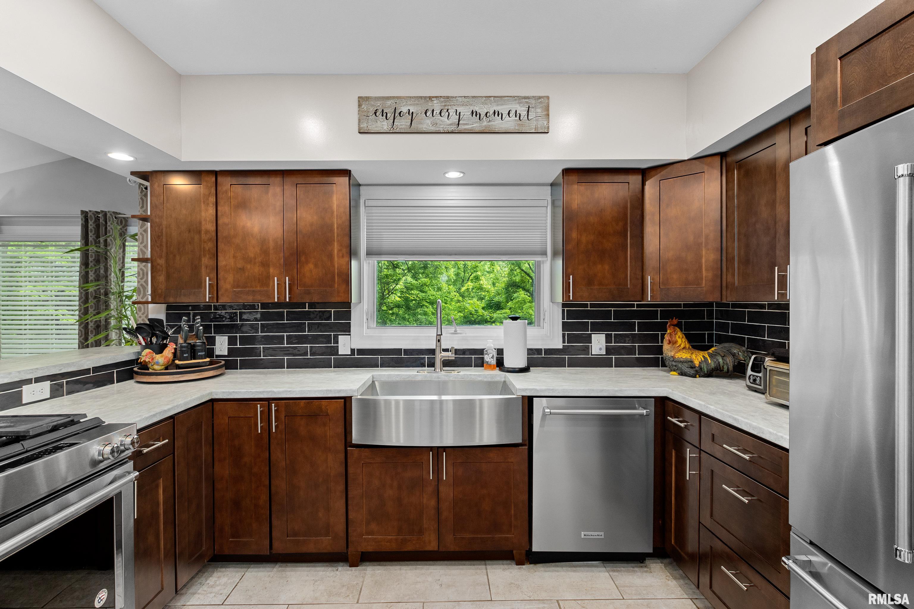 179 E South Lakeview Drive, East Peoria, Illinois image 21