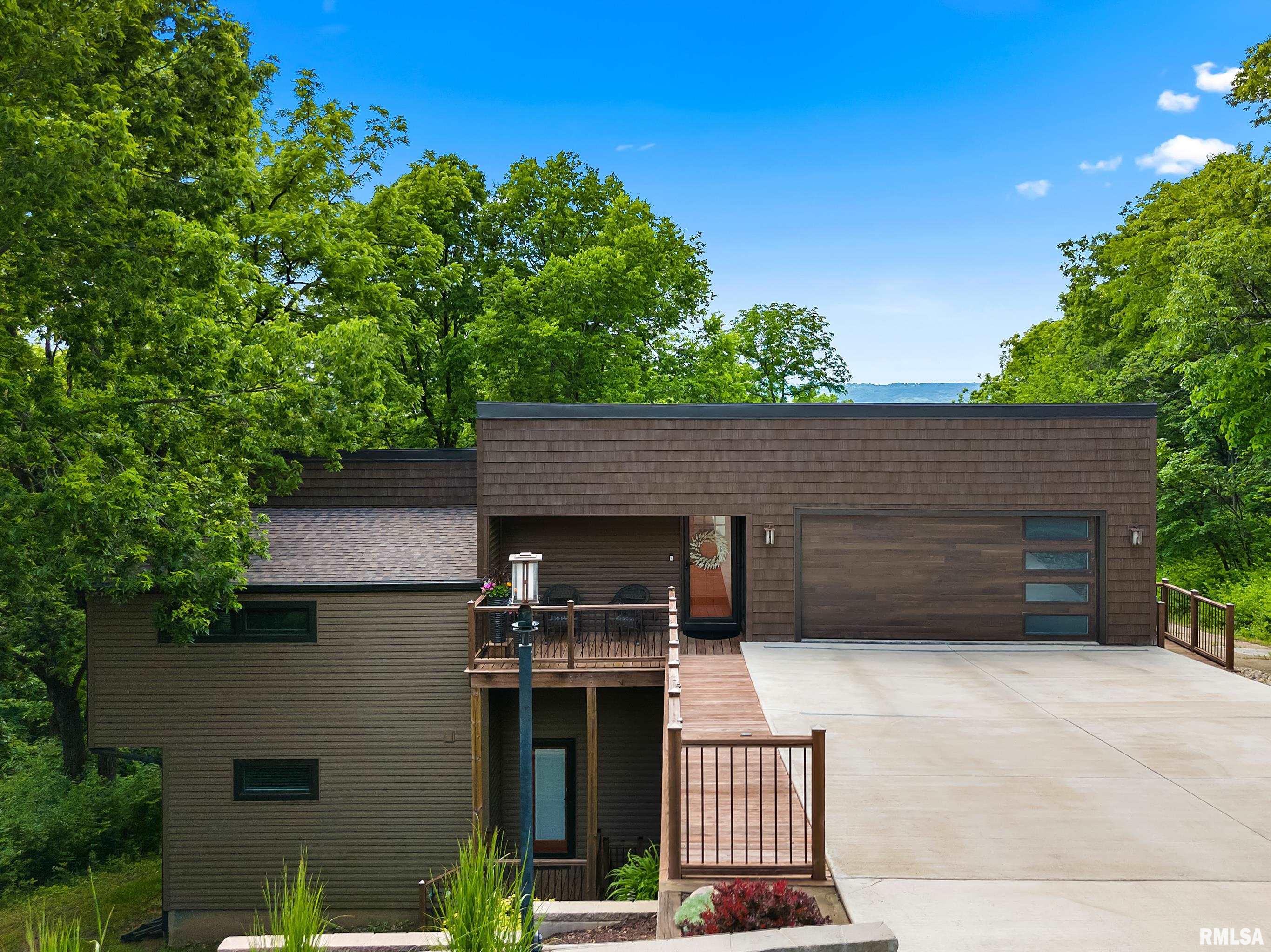 179 E South Lakeview Drive, East Peoria, Illinois image 2