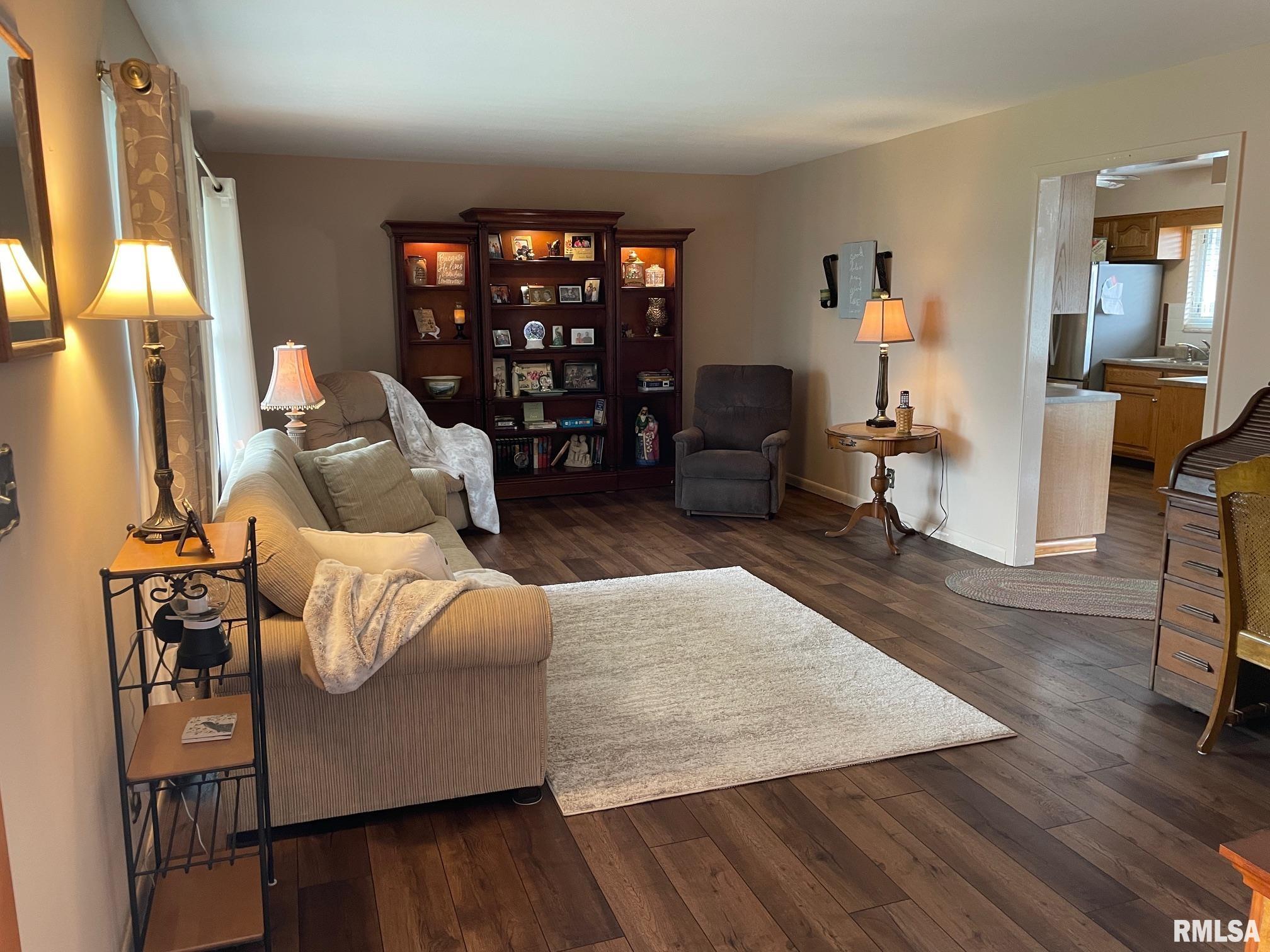 108 College Drive, Carmi, Illinois image 31