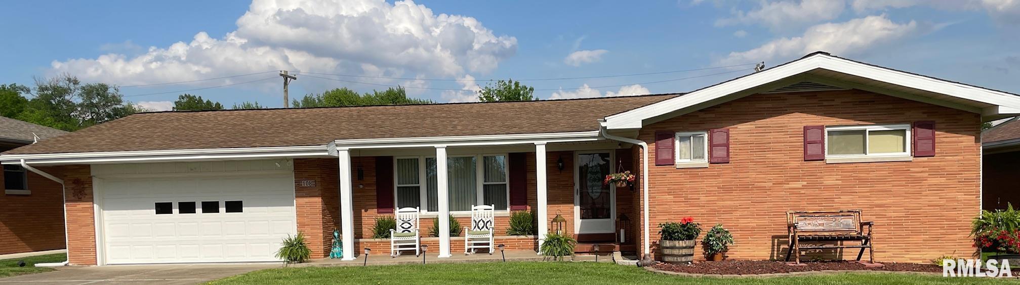 108 College Drive, Carmi, Illinois image 1