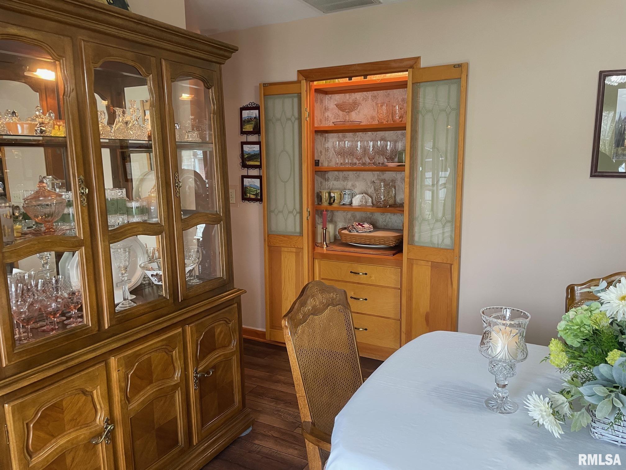 108 College Drive, Carmi, Illinois image 10