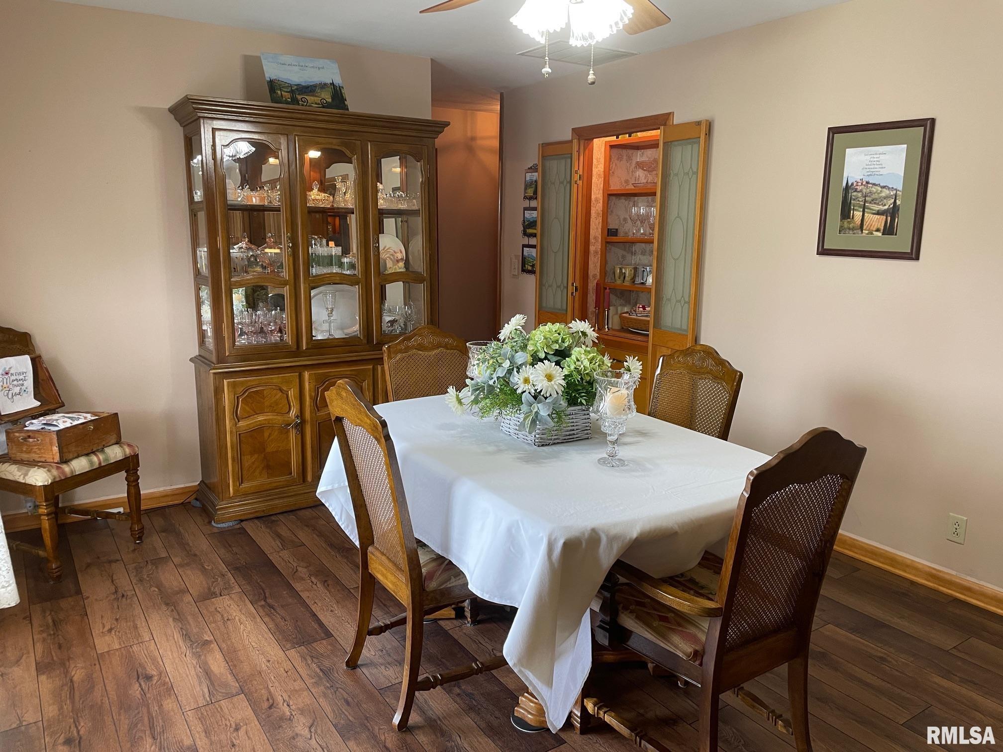 108 College Drive, Carmi, Illinois image 9