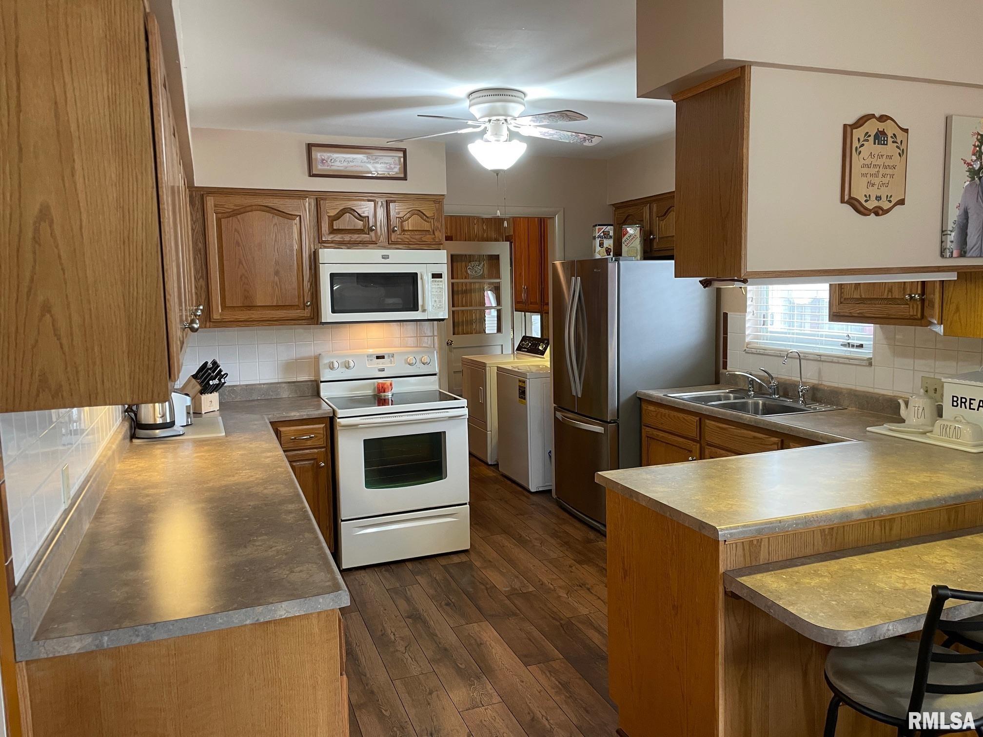 108 College Drive, Carmi, Illinois image 11