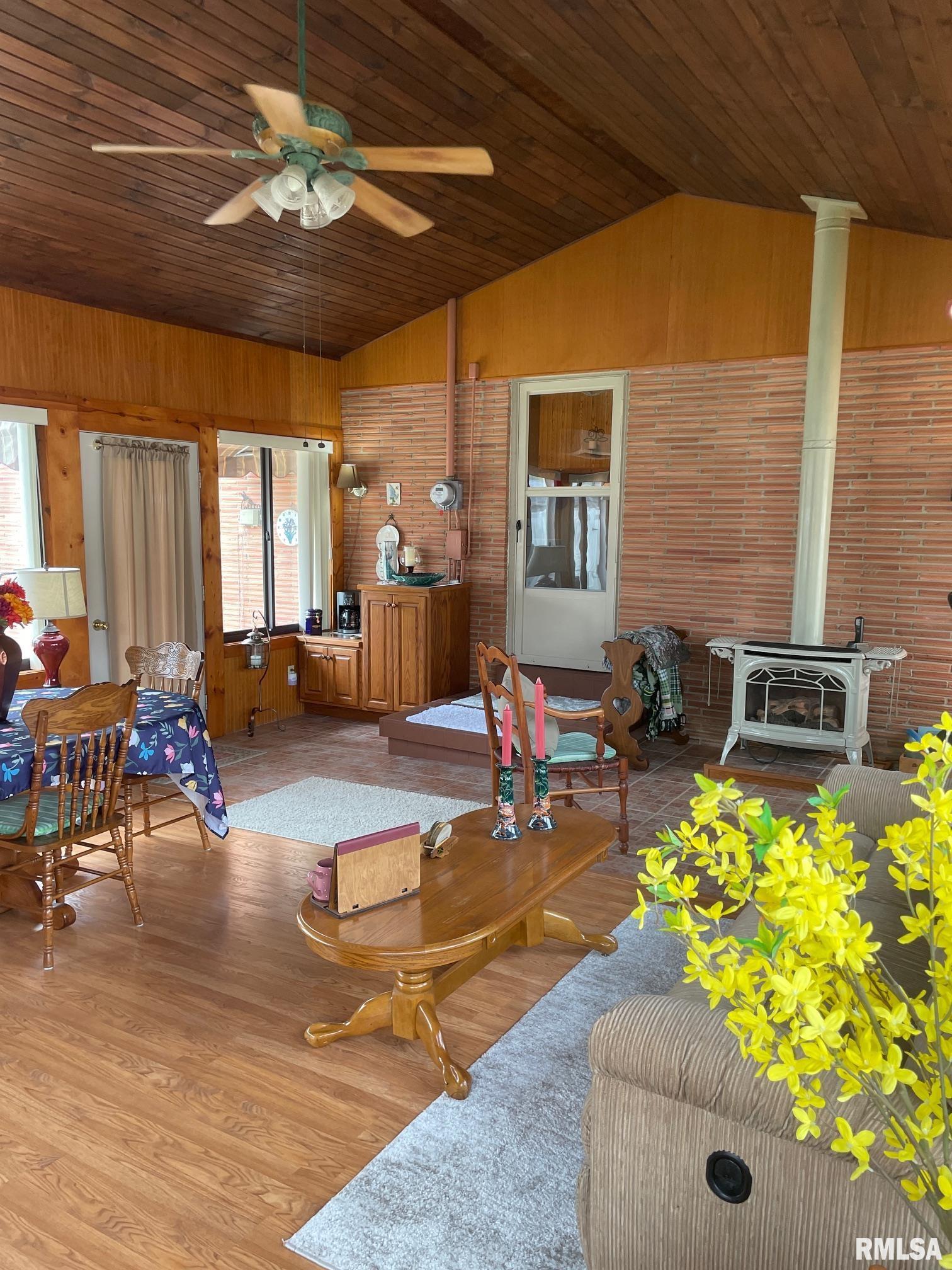 108 College Drive, Carmi, Illinois image 4