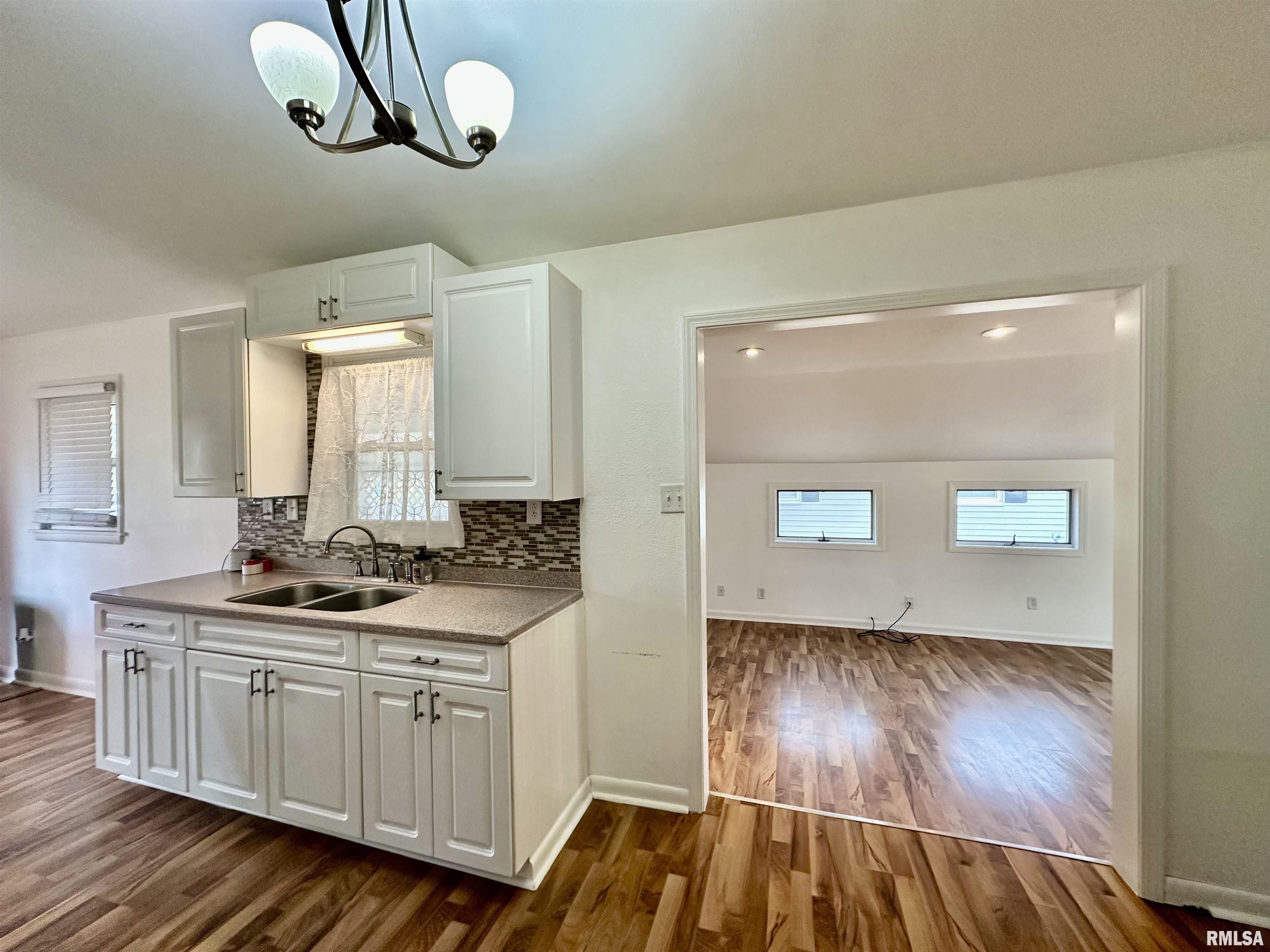 1328 Hilltop Drive, Pekin, Illinois image 12