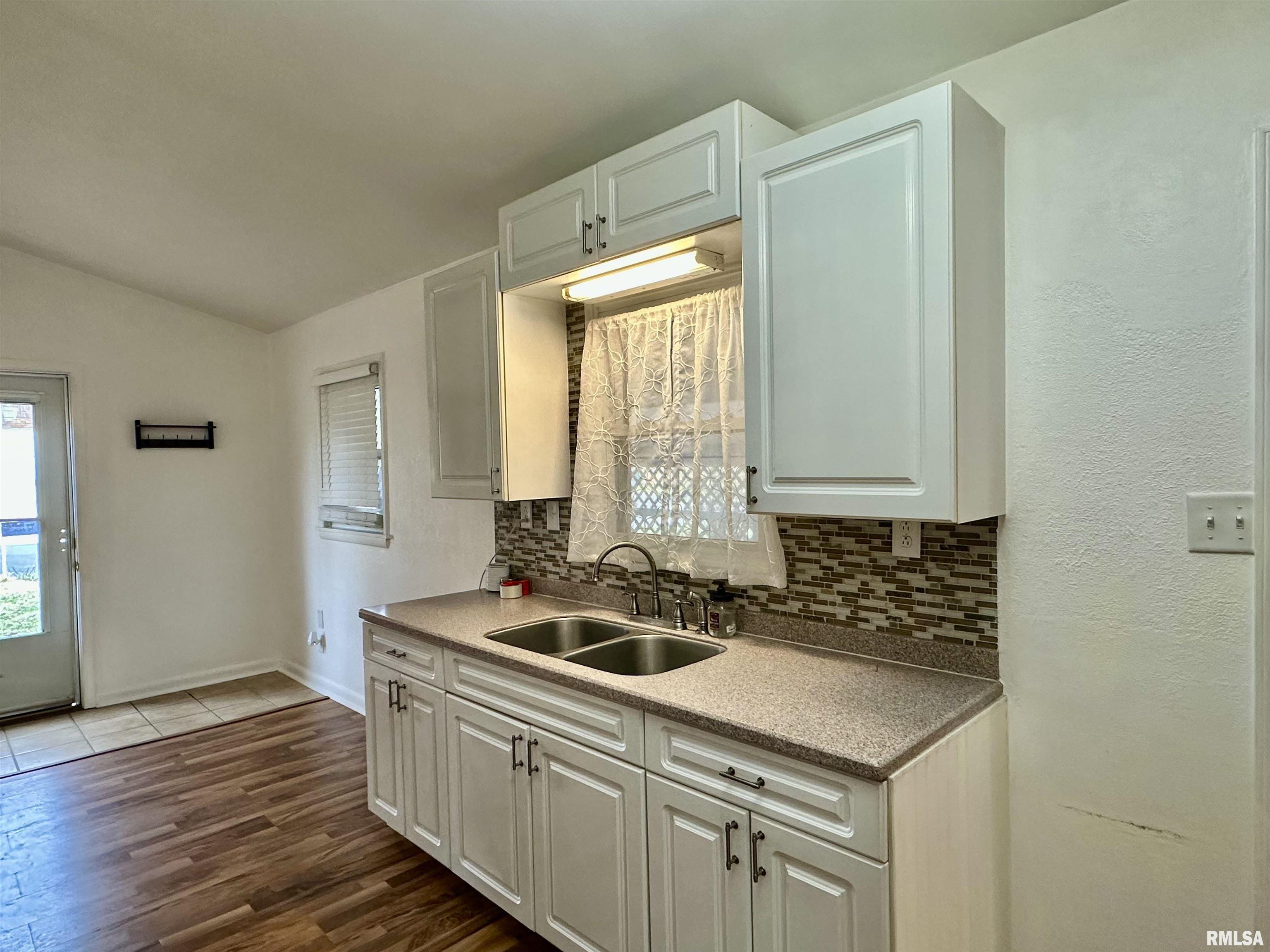 1328 Hilltop Drive, Pekin, Illinois image 9