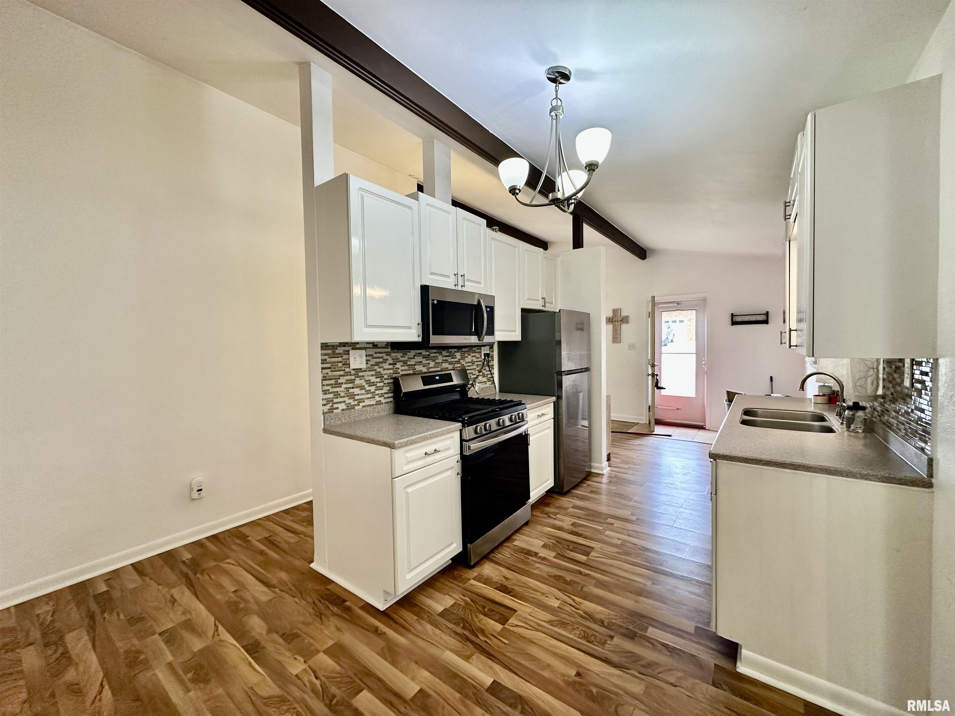1328 Hilltop Drive, Pekin, Illinois image 14