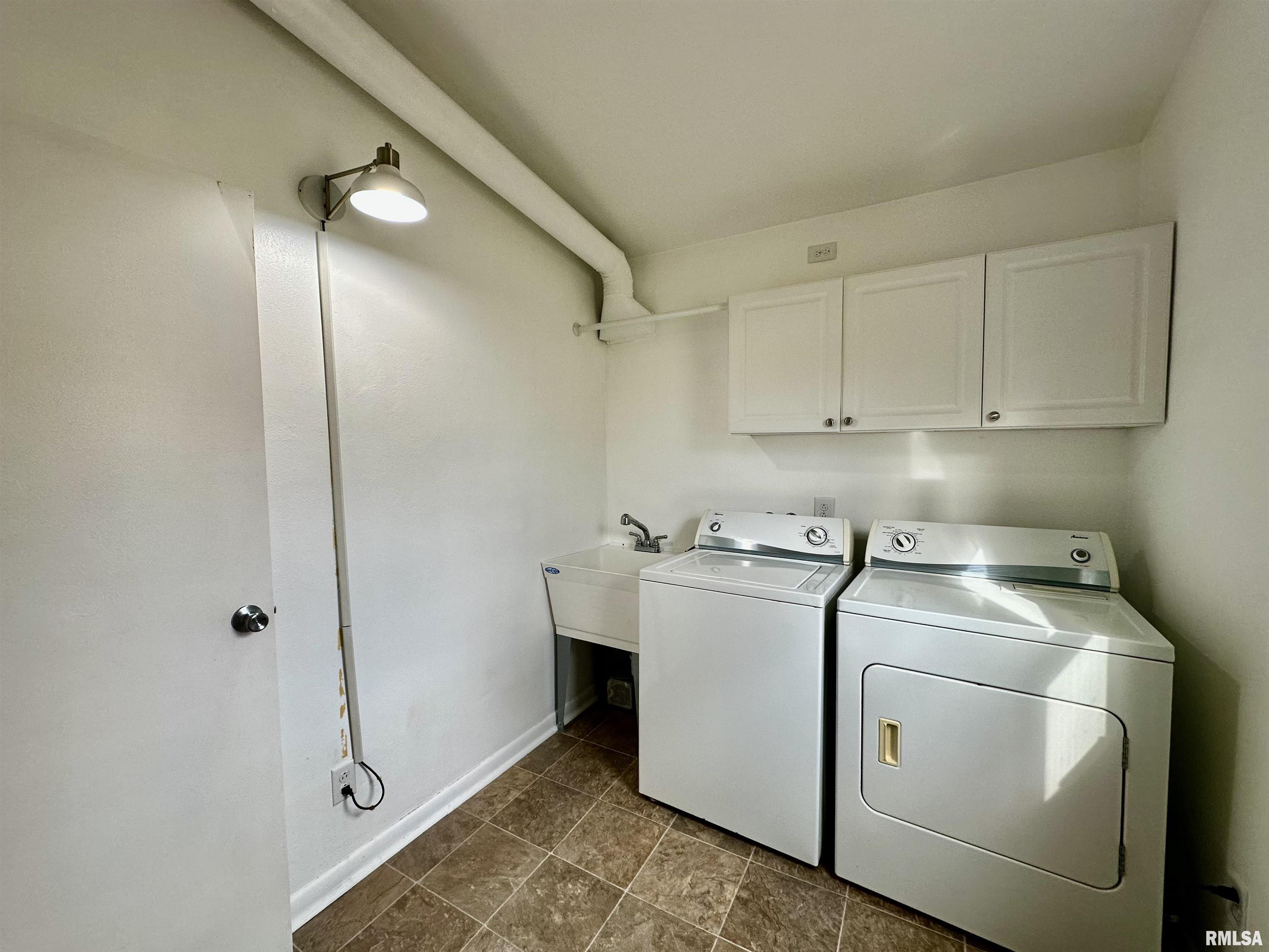 1328 Hilltop Drive, Pekin, Illinois image 30