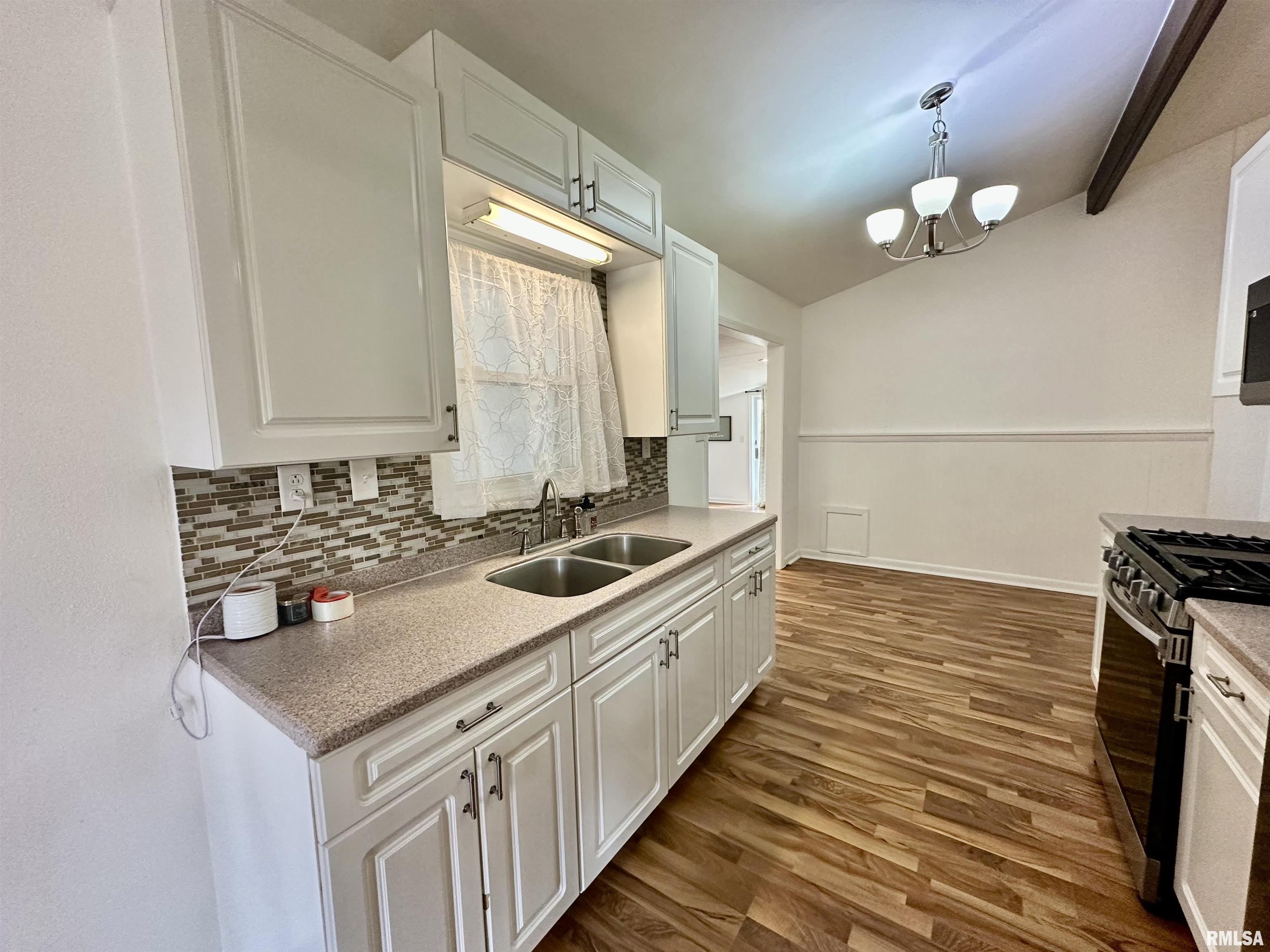 1328 Hilltop Drive, Pekin, Illinois image 11