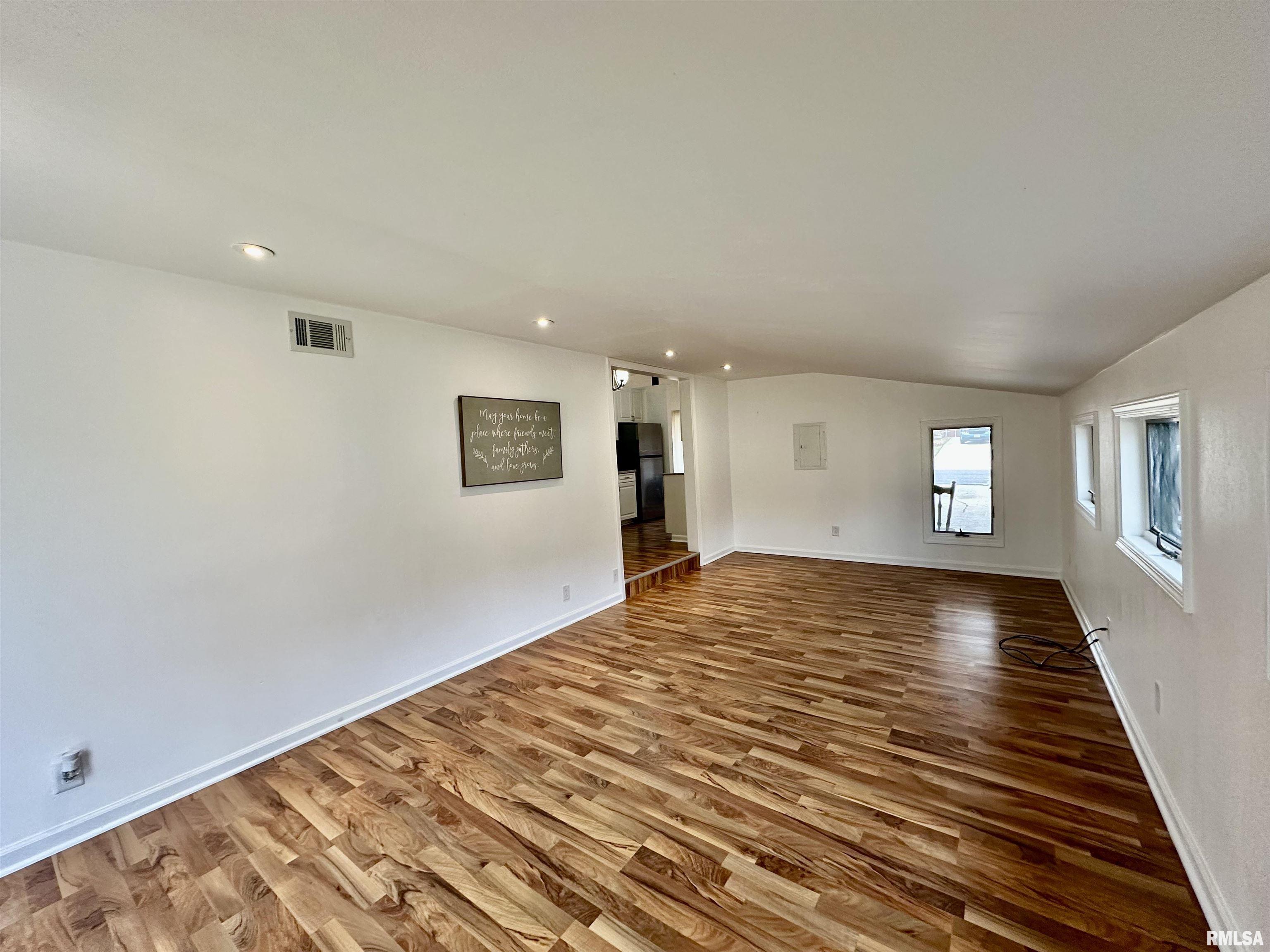 1328 Hilltop Drive, Pekin, Illinois image 39