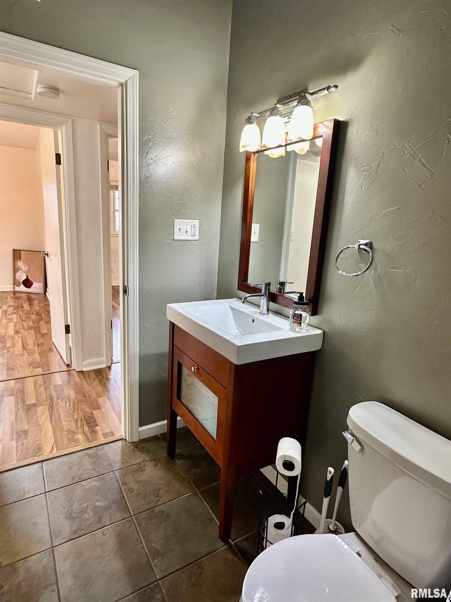 1328 Hilltop Drive, Pekin, Illinois image 22