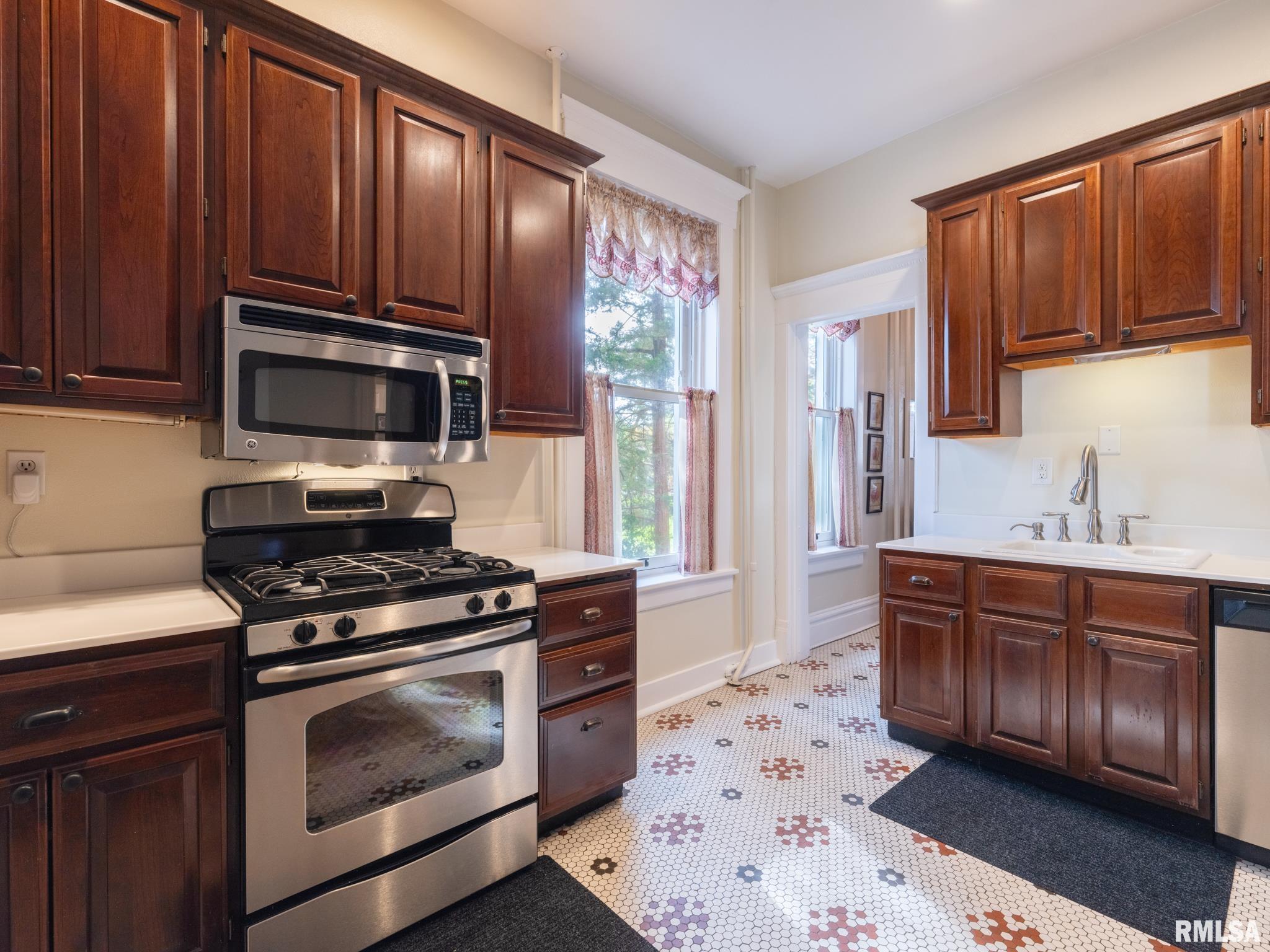 1536 Moss Avenue, Peoria, Illinois image 33