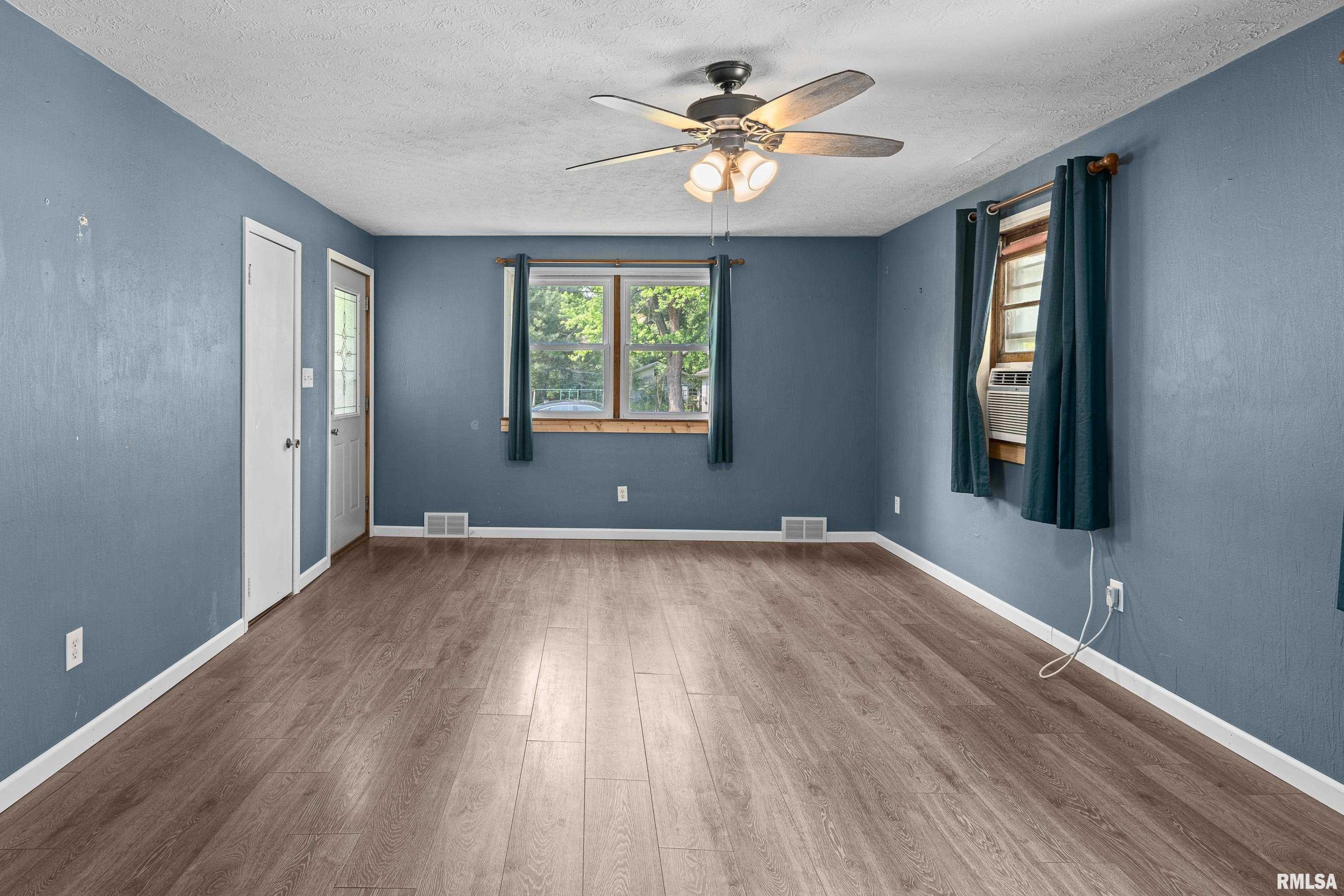 129 State Street, Carbon Cliff, Illinois image 3