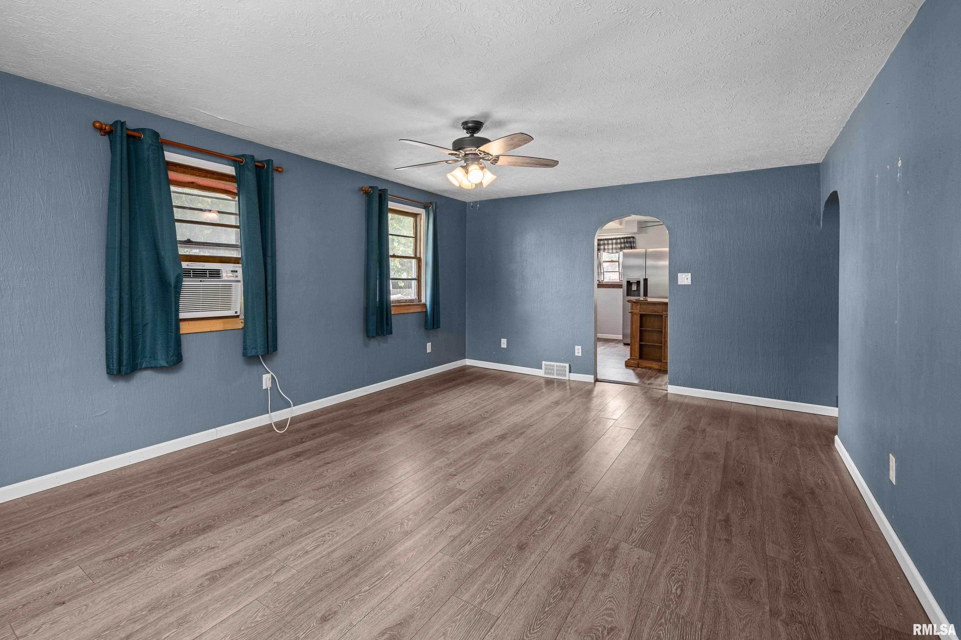129 State Street, Carbon Cliff, Illinois image 5