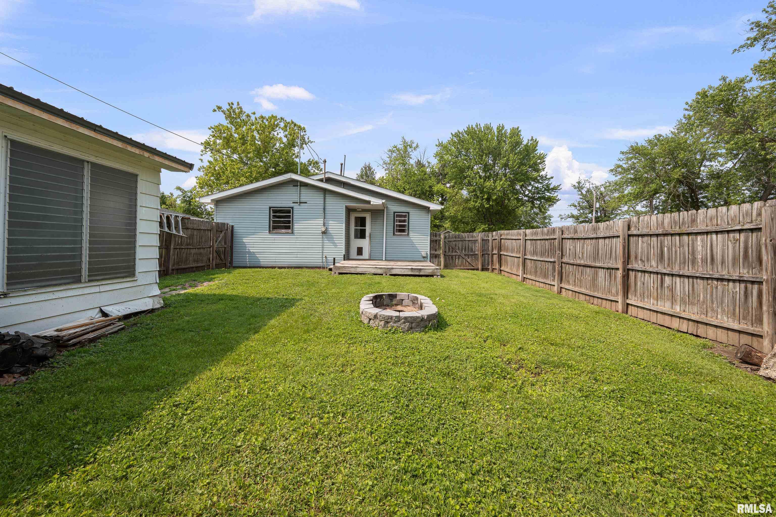 129 State Street, Carbon Cliff, Illinois image 18