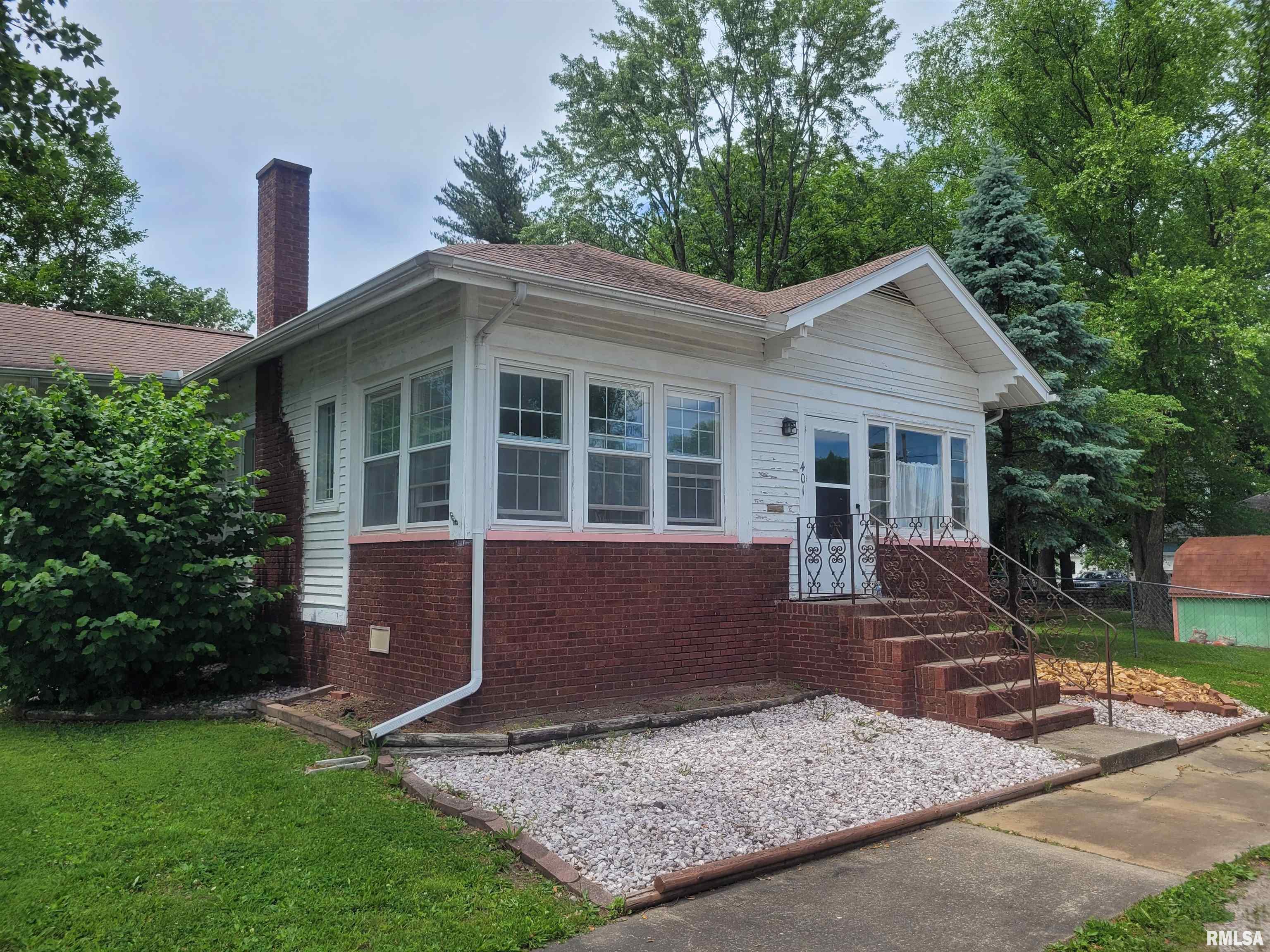 401 Election Street, Benton, Illinois image 1