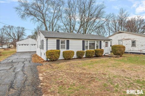 Apartment For Sale - 413 E Washington Street<br/> Cass County, Ashland, IL 62612