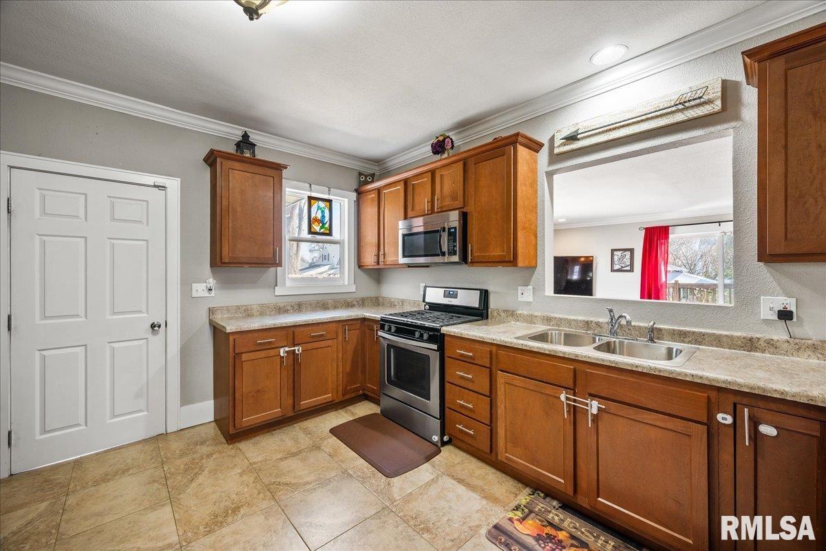 2415 W Ayres Avenue, West Peoria, Illinois image 10
