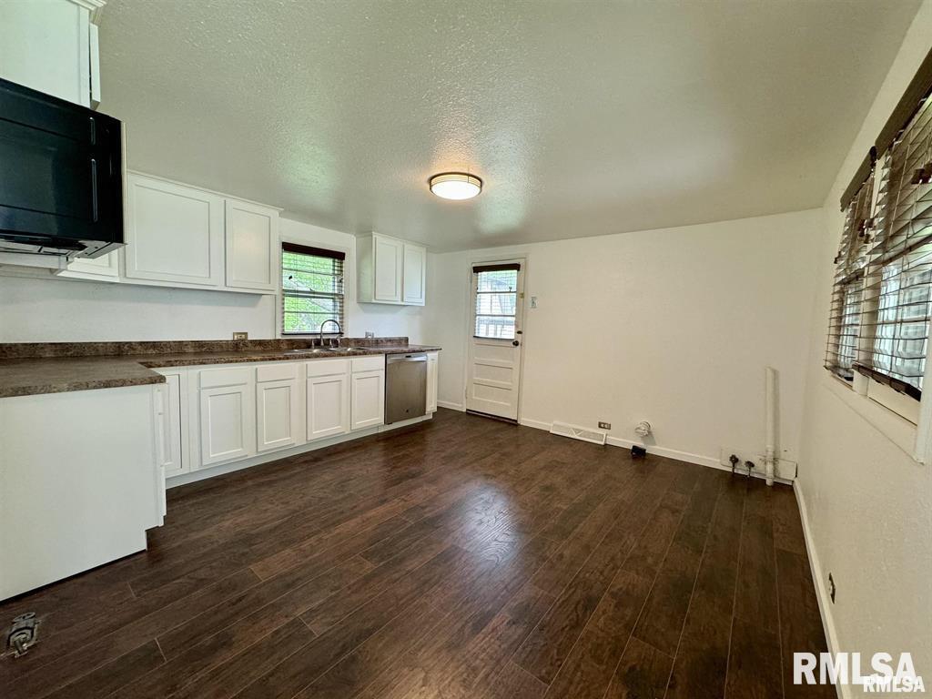 206 Chestnut Road, Cambria, Illinois image 4