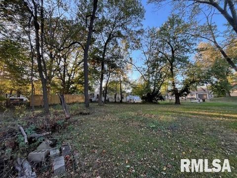 Vacant Land For Sale - 157 Edgehill Avenue<br/> Creve Coeur, IL 61610