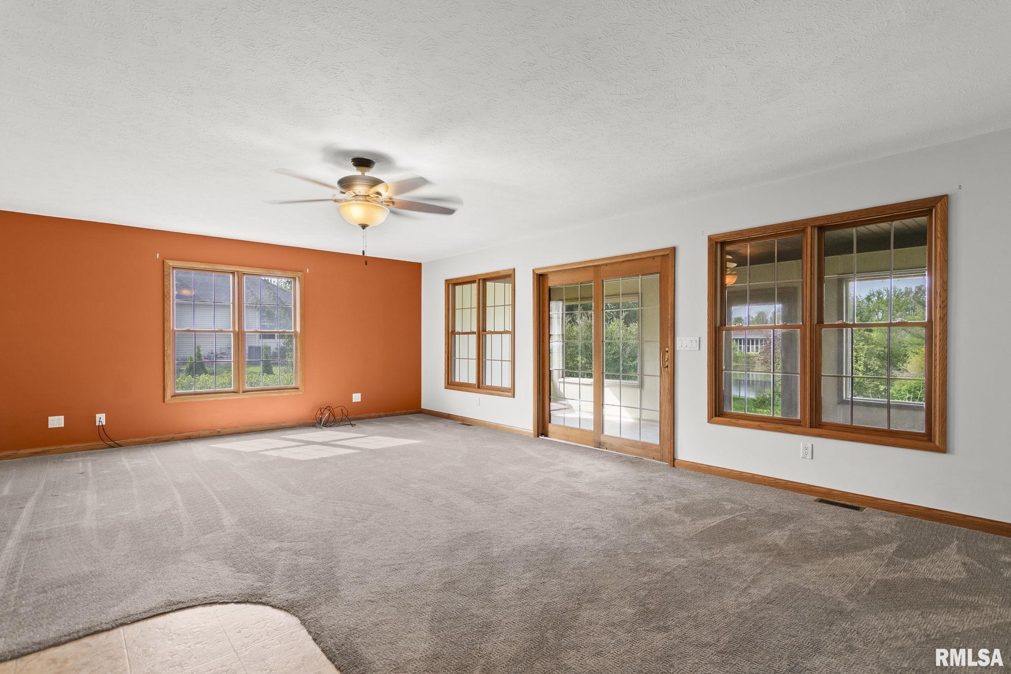 8687 Hilltop Court, Dawson, Illinois image 18