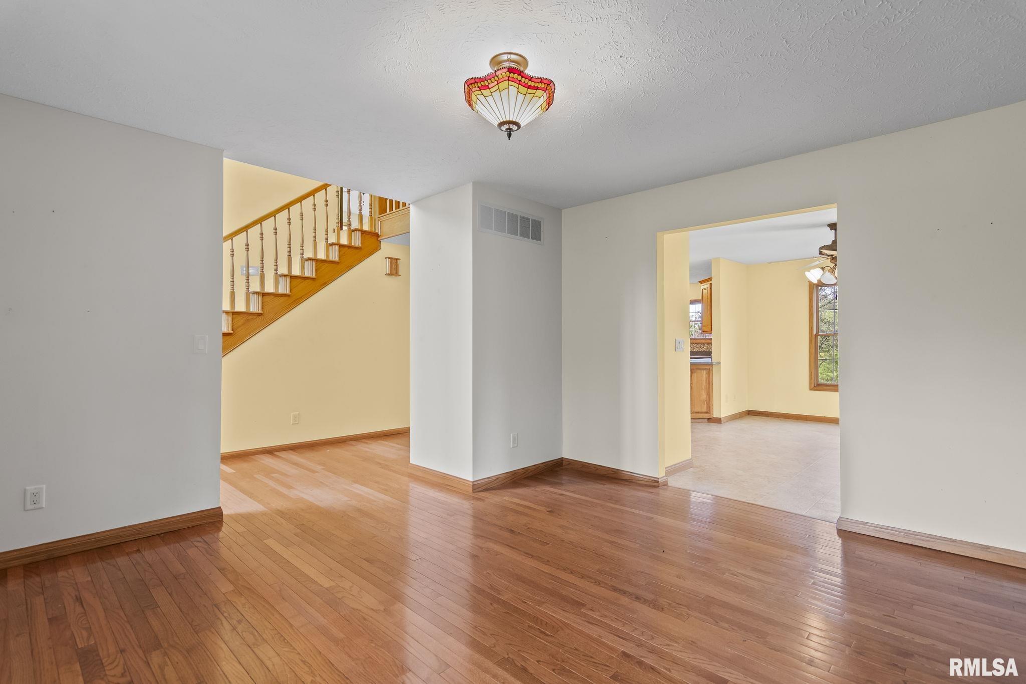 8687 Hilltop Court, Dawson, Illinois image 8