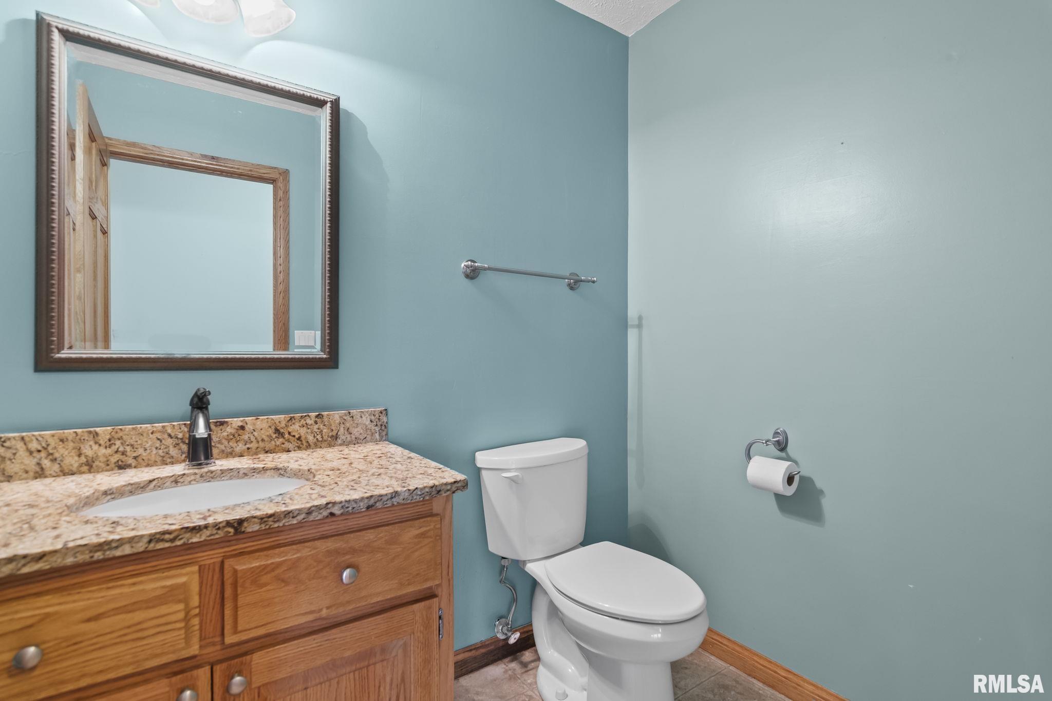 8687 Hilltop Court, Dawson, Illinois image 23