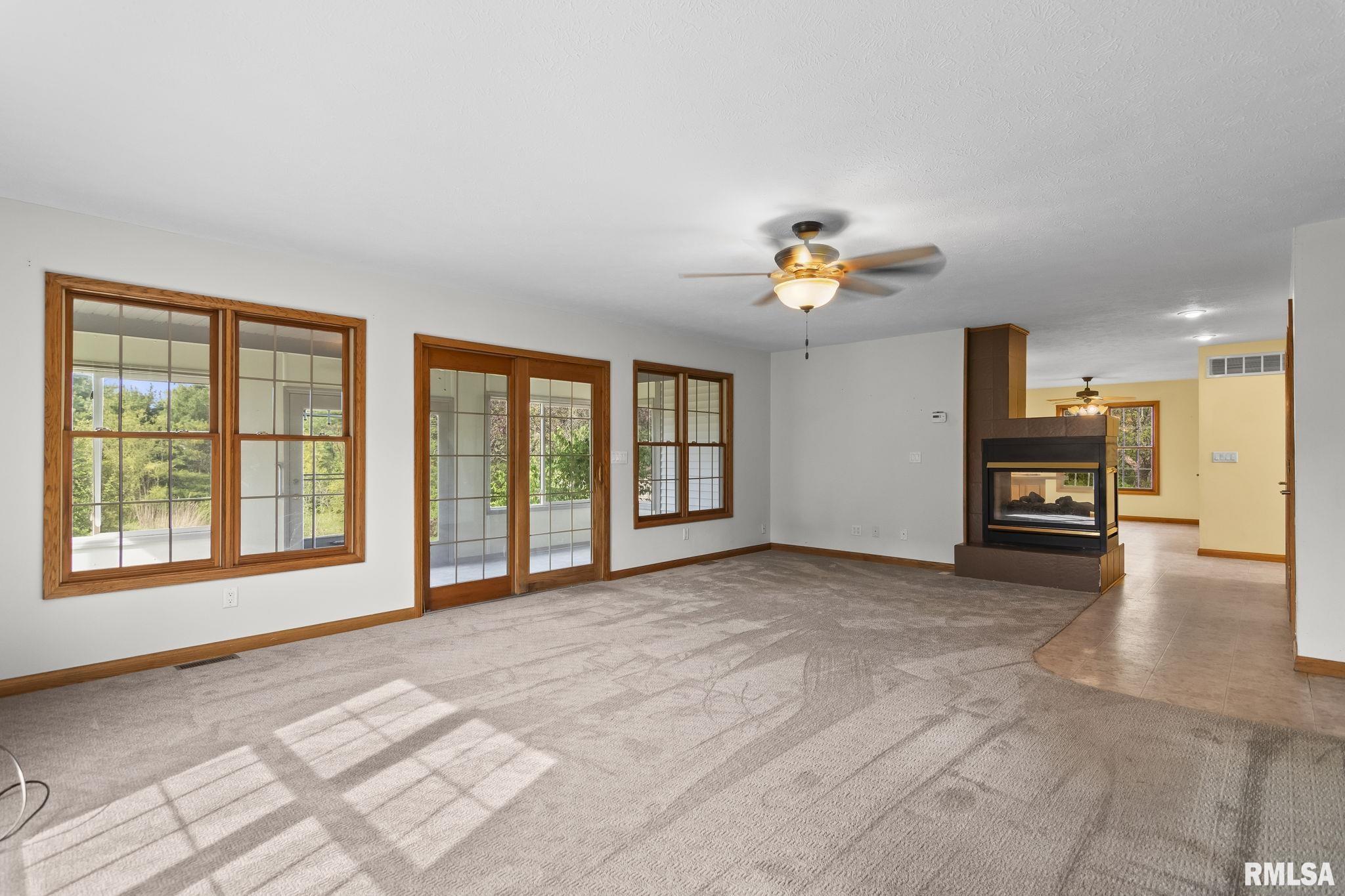 8687 Hilltop Court, Dawson, Illinois image 19