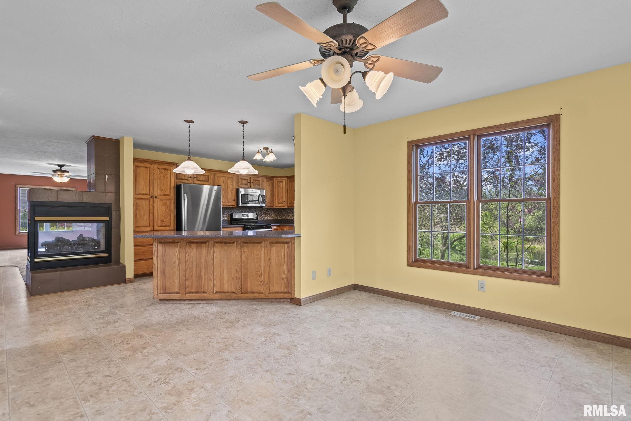 8687 Hilltop Court, Dawson, Illinois image 11