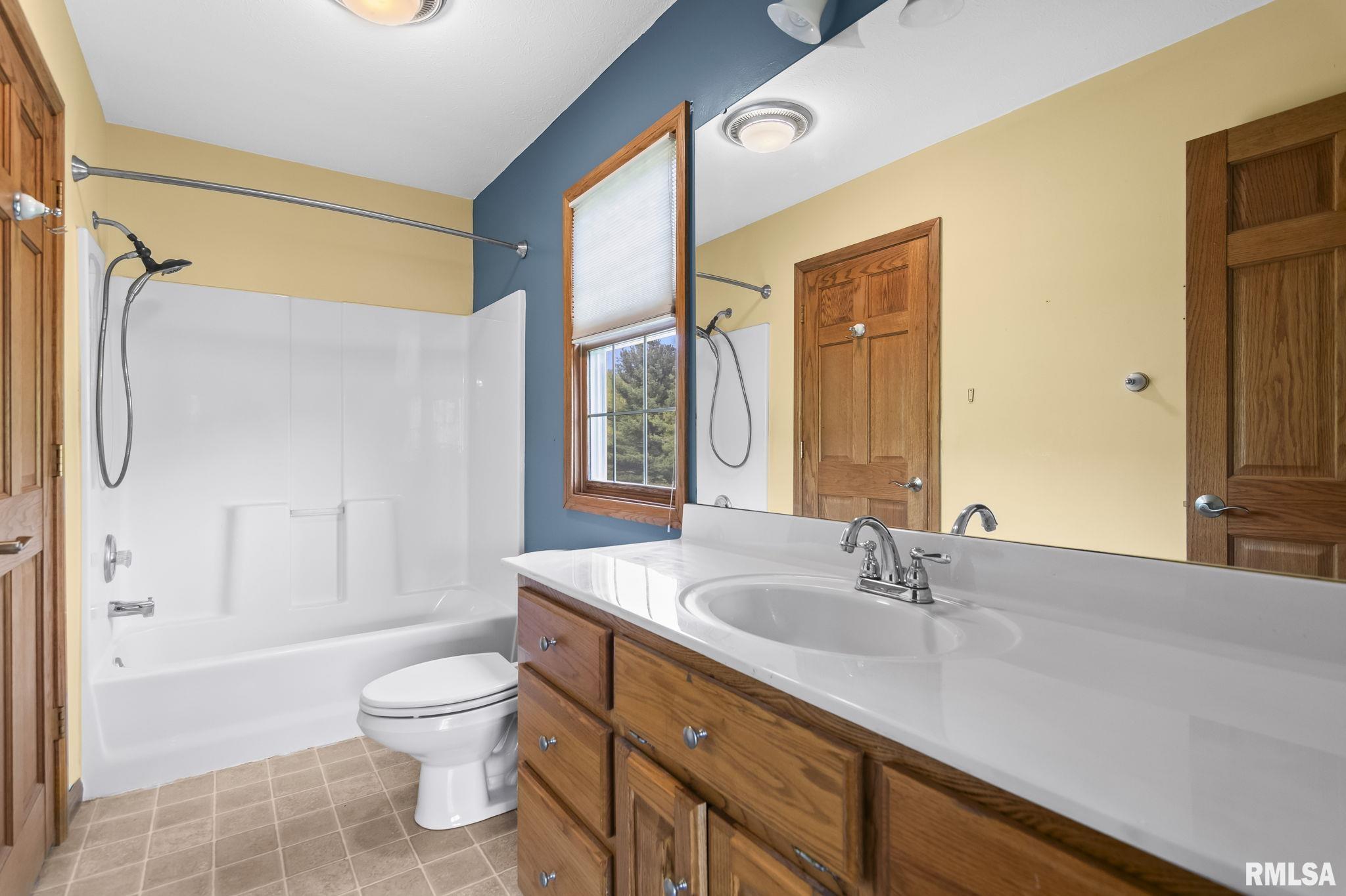 8687 Hilltop Court, Dawson, Illinois image 35