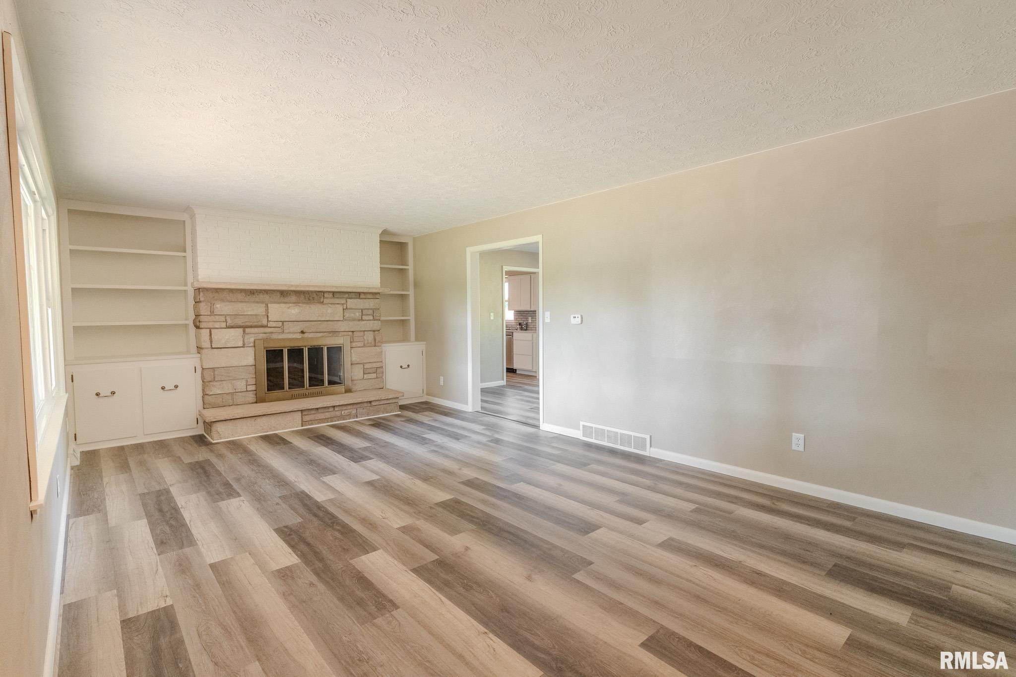8501 49th Street, Coal Valley, Illinois image 4