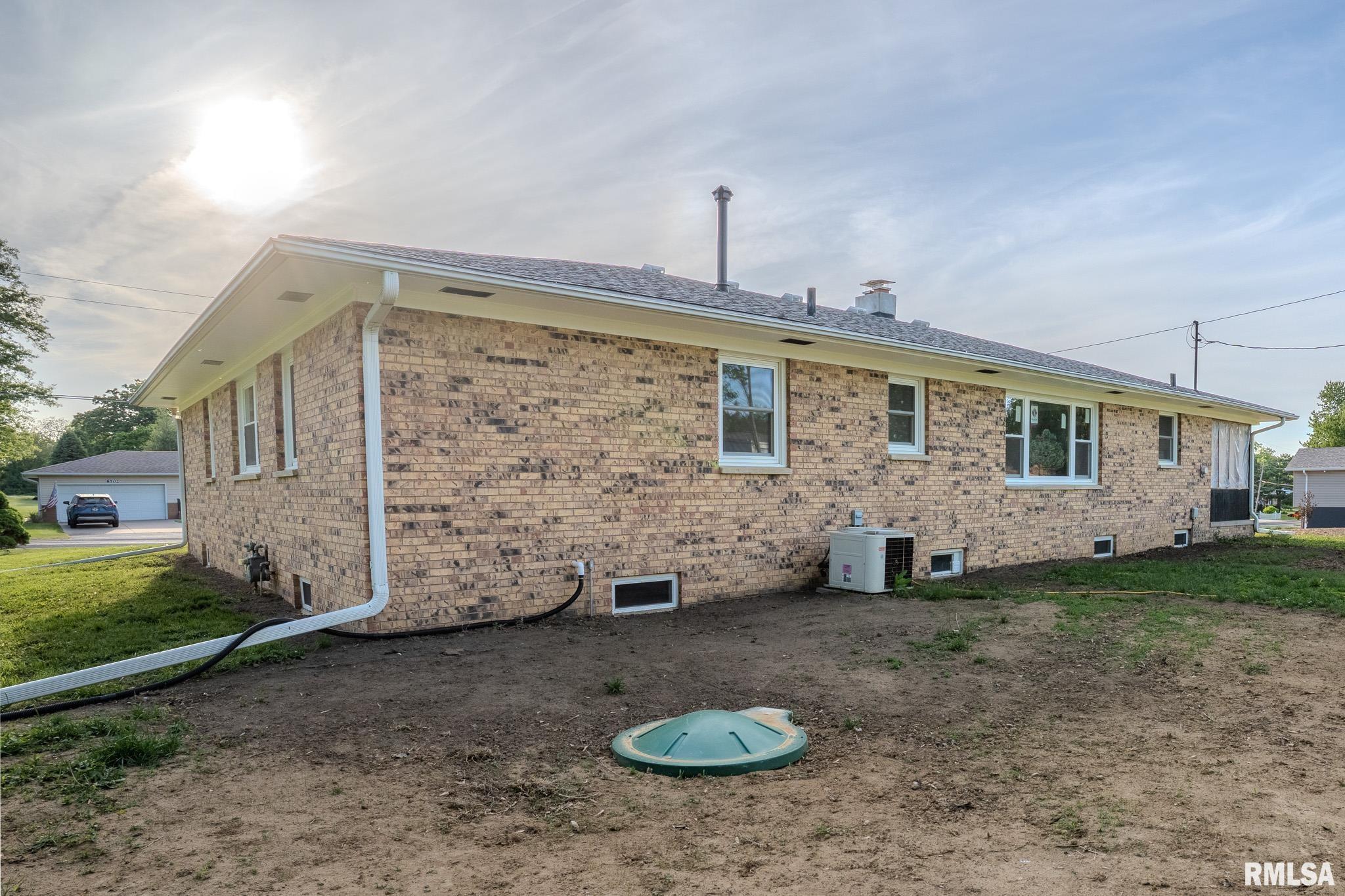 8501 49th Street, Coal Valley, Illinois image 32