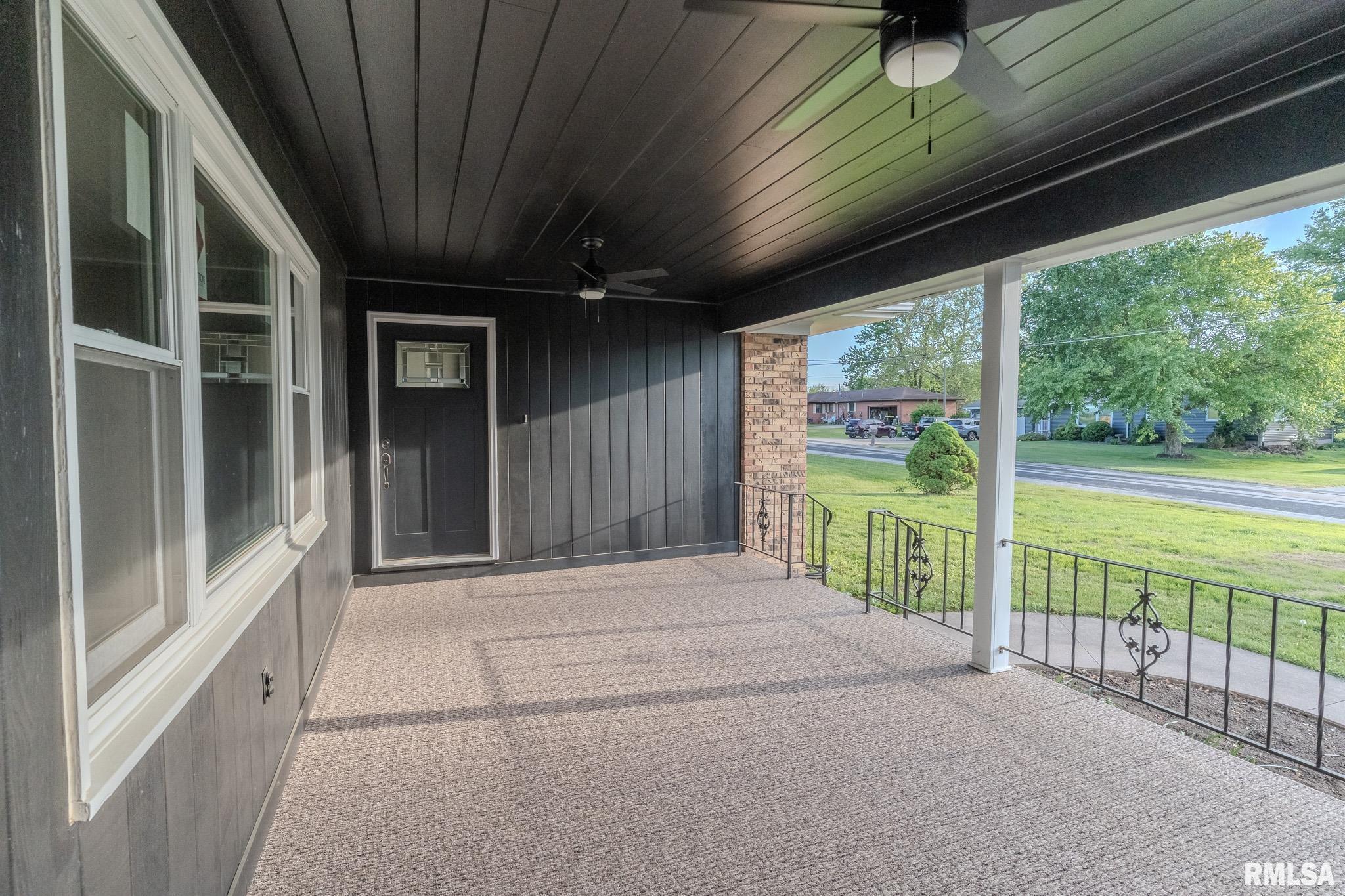 8501 49th Street, Coal Valley, Illinois image 2