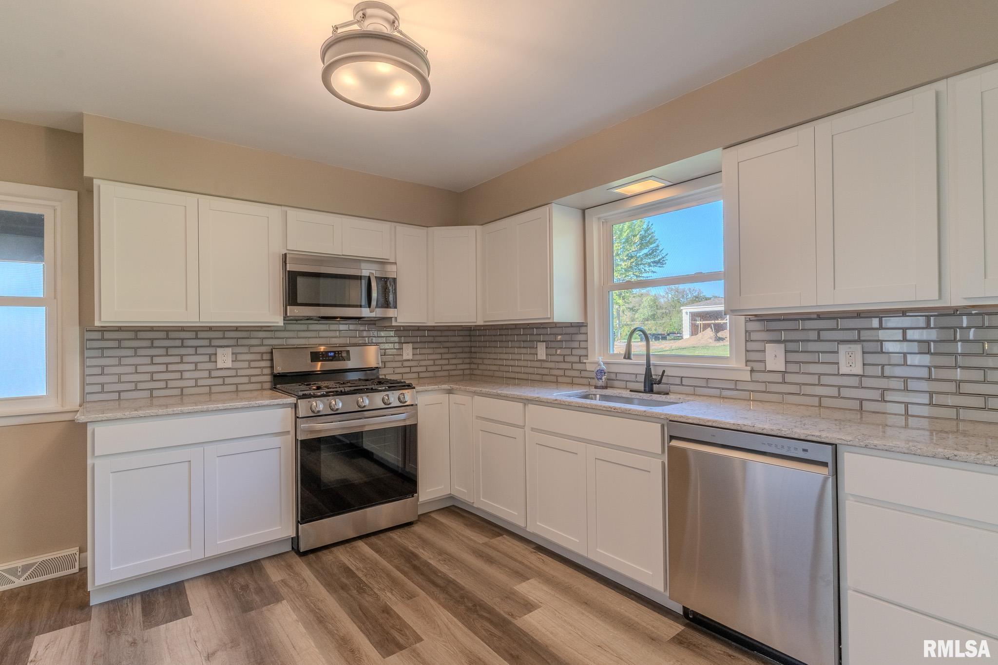 8501 49th Street, Coal Valley, Illinois image 14
