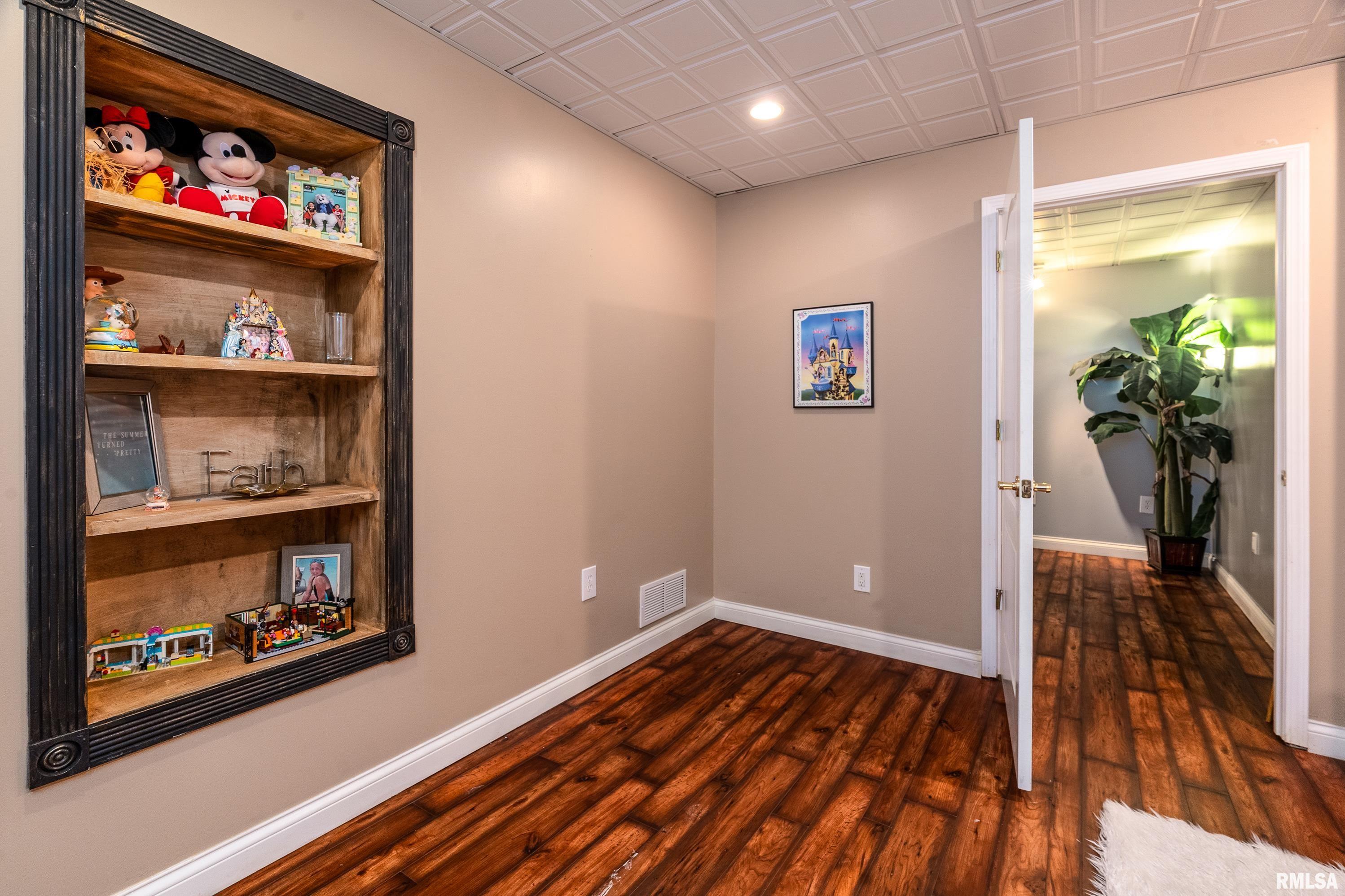 1404 Belle Terre Court, Herrin, Illinois image 31