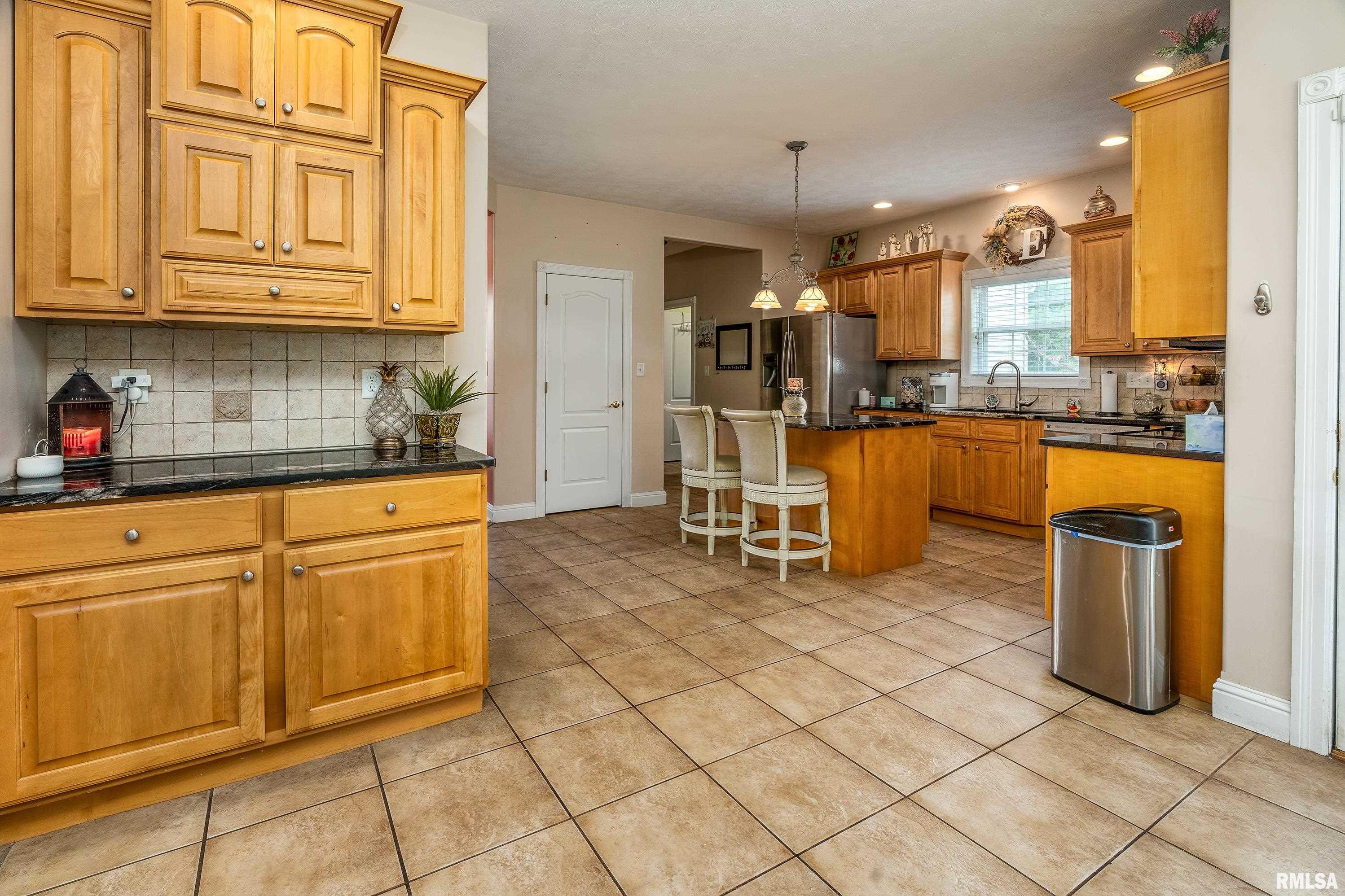 1404 Belle Terre Court, Herrin, Illinois image 15
