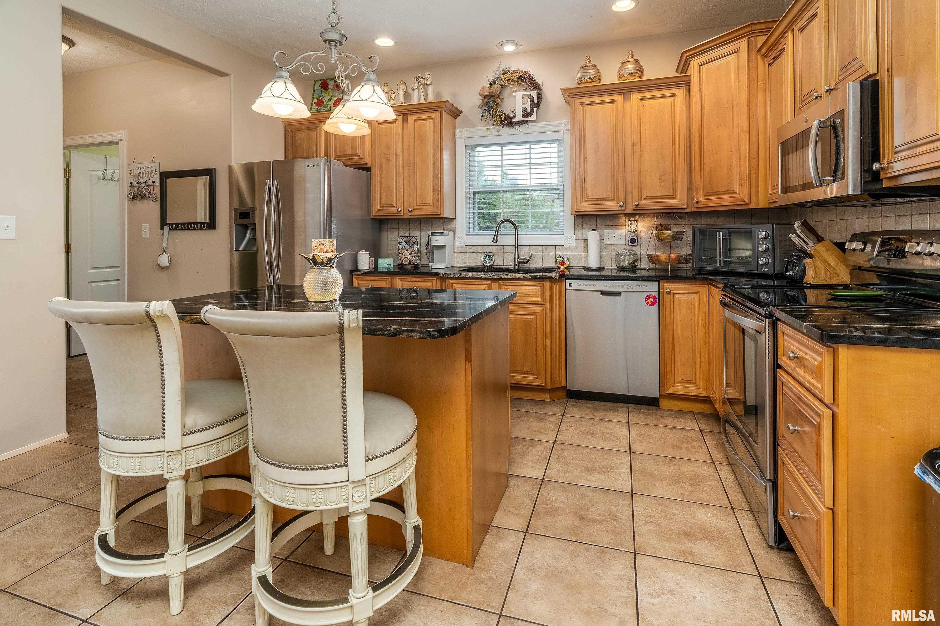 1404 Belle Terre Court, Herrin, Illinois image 10