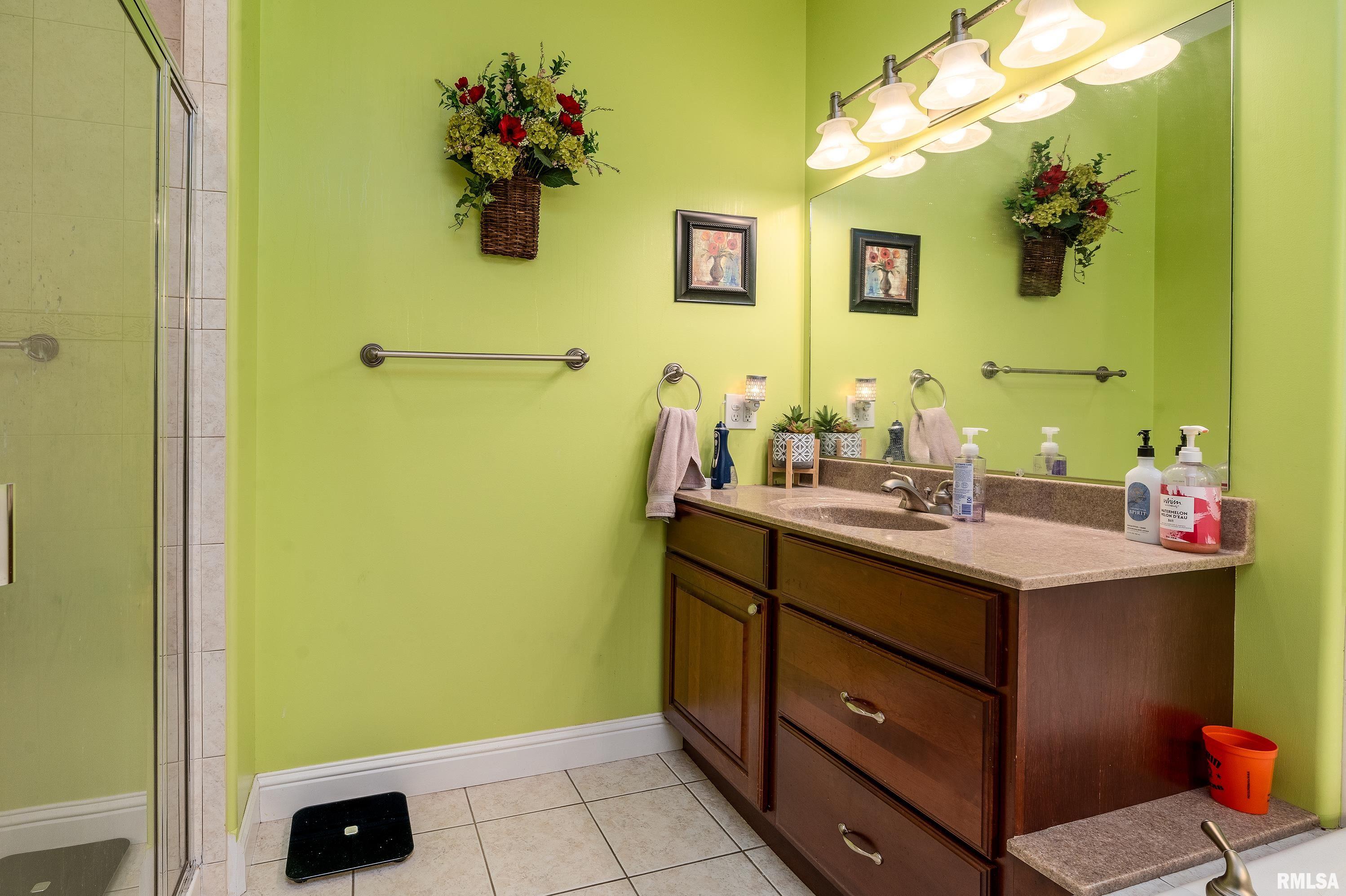 1404 Belle Terre Court, Herrin, Illinois image 20