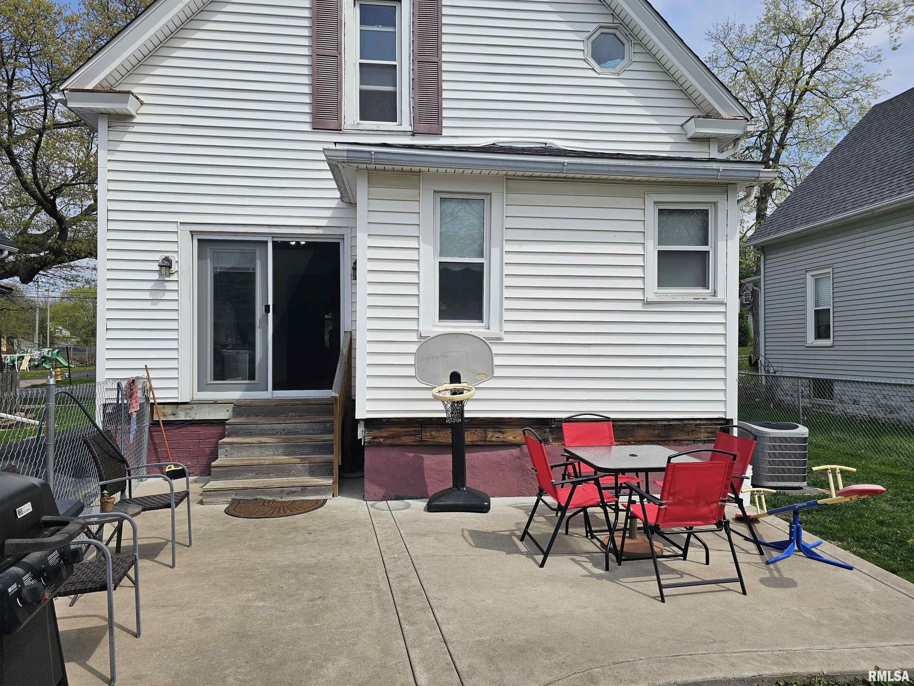 1328 E Losey Street, Galesburg, Illinois image 17