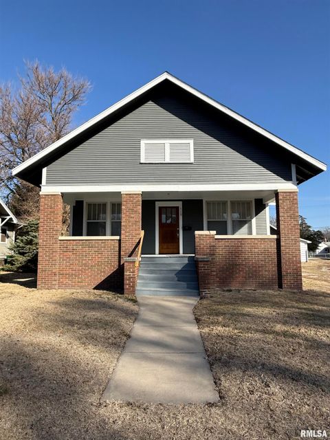 Homes For Sale - 519 N Randolph Street<br/> Macomb, IL 61455