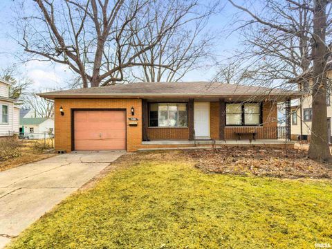 Homes For Sale - 2408 W Moss Avenue<br/> Peoria County, West Peoria, IL 61604