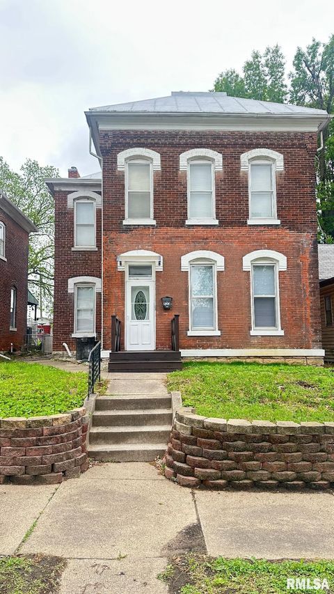 Photo of 522 ADAMS Street, Quincy, IL 62301 (MLS # CA1043314)