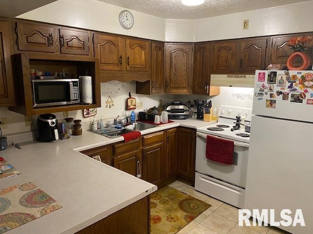 202 N Almond Street, Carbondale, Illinois image 5