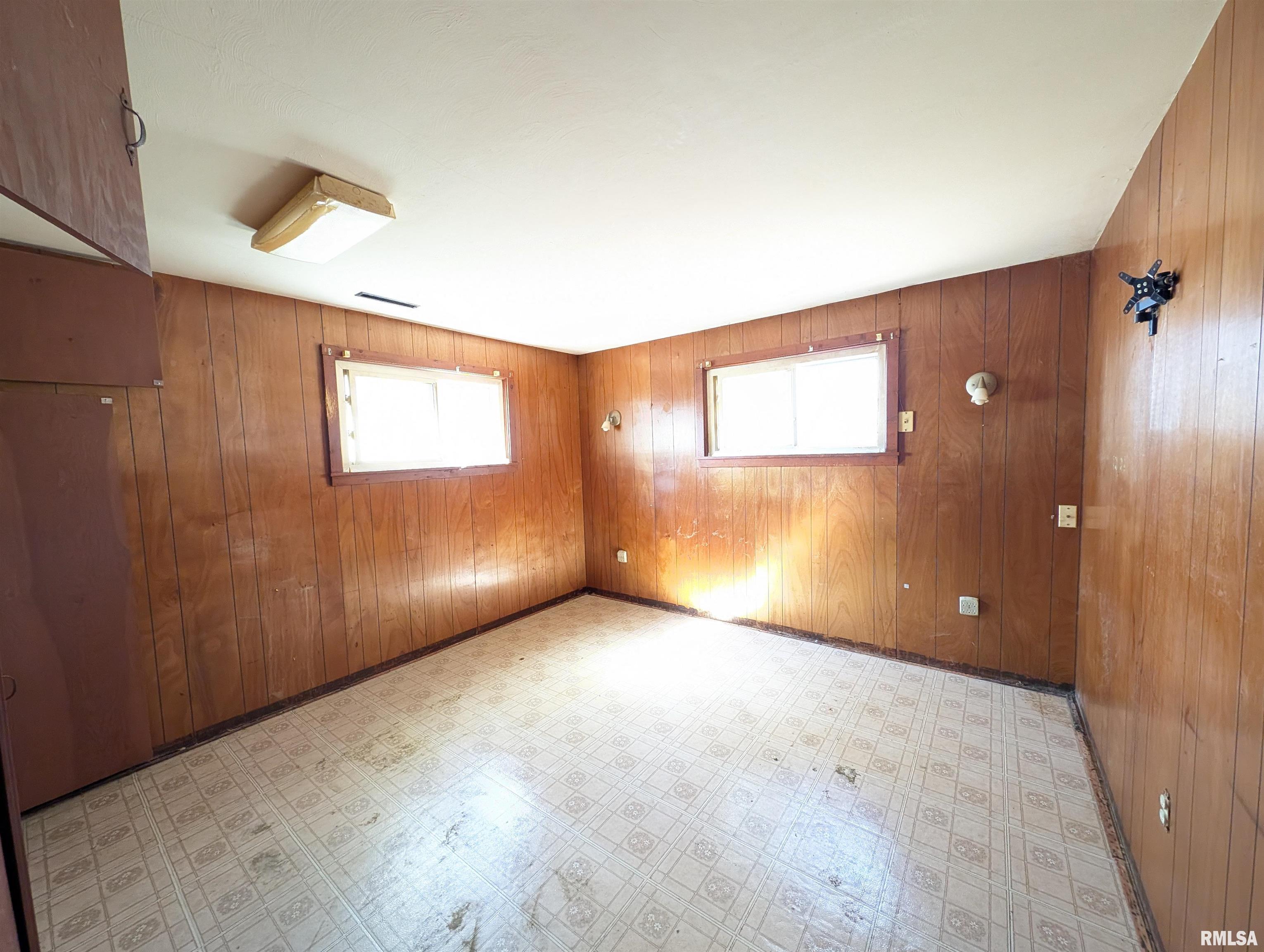 304 Minch Street, South Pekin, Illinois image 17
