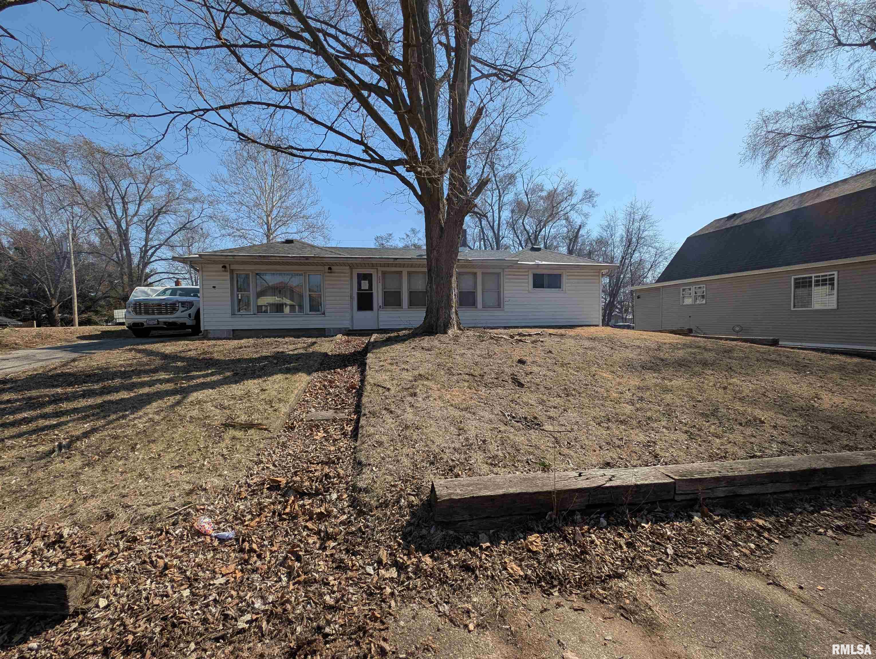 304 Minch Street, South Pekin, Illinois image 3