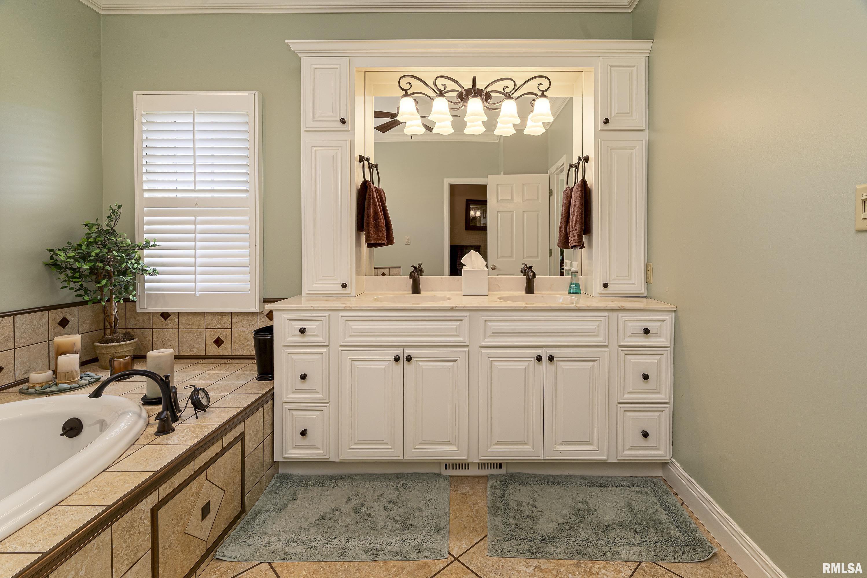 2749 Kokopelli Drive, Marion, Illinois image 27